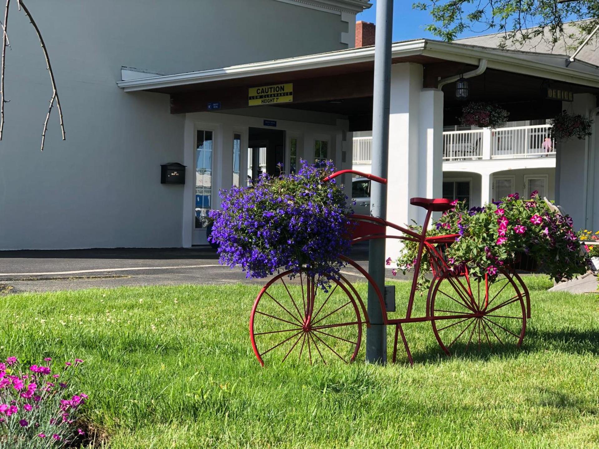 Hyannis Inn photo 23