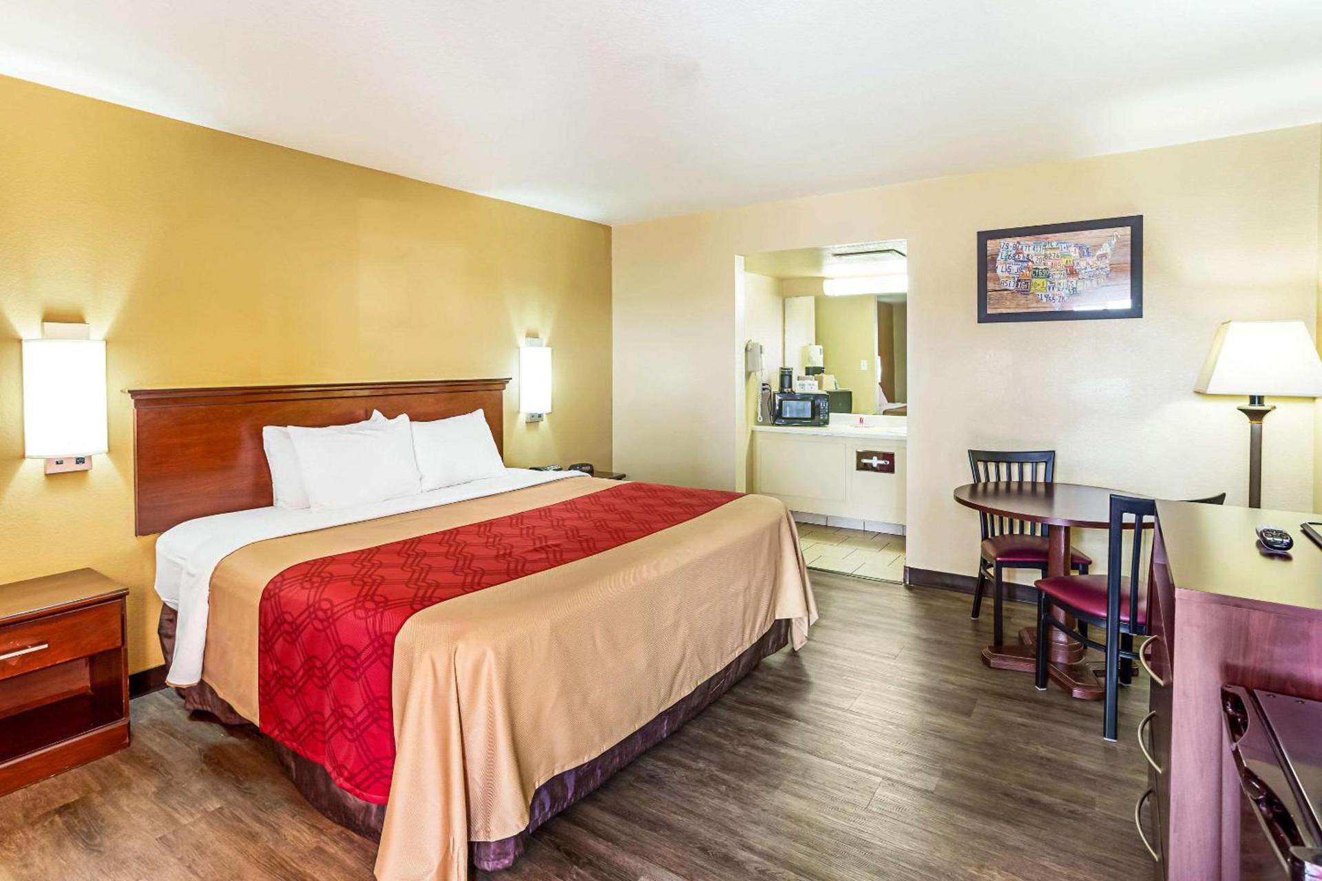 Econo Lodge McAlester photo 23
