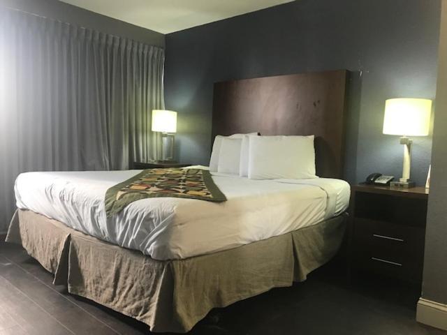 Alamar Resort Inn photo 10