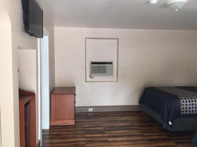 Hilltop Inn photo 18