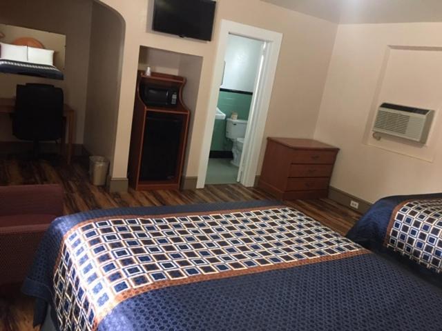 Hilltop Inn photo 8