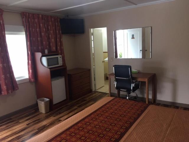 Hilltop Inn photo 21