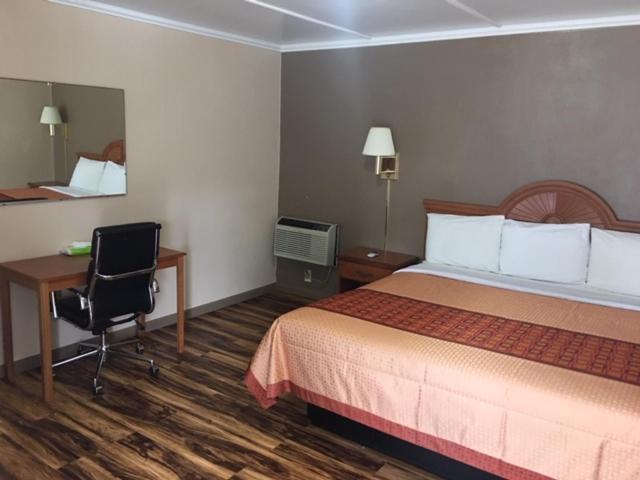 Hilltop Inn photo 7