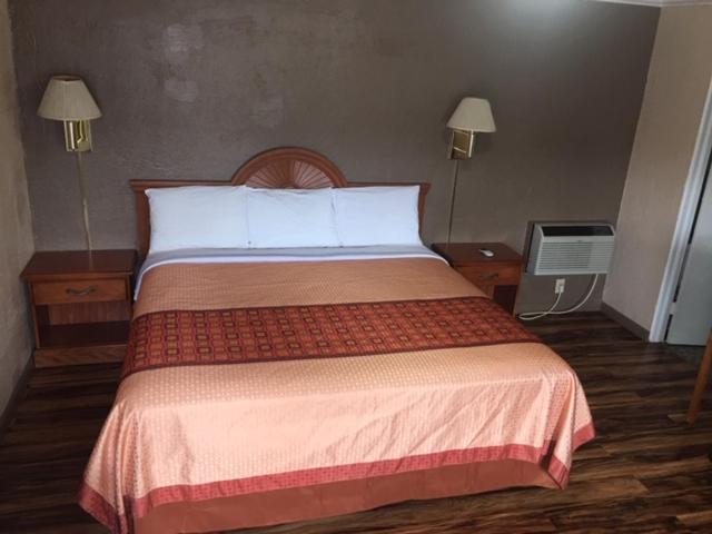 Hilltop Inn photo 11