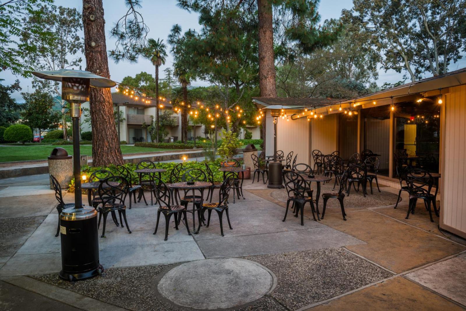 Los Gatos Lodge photo 11