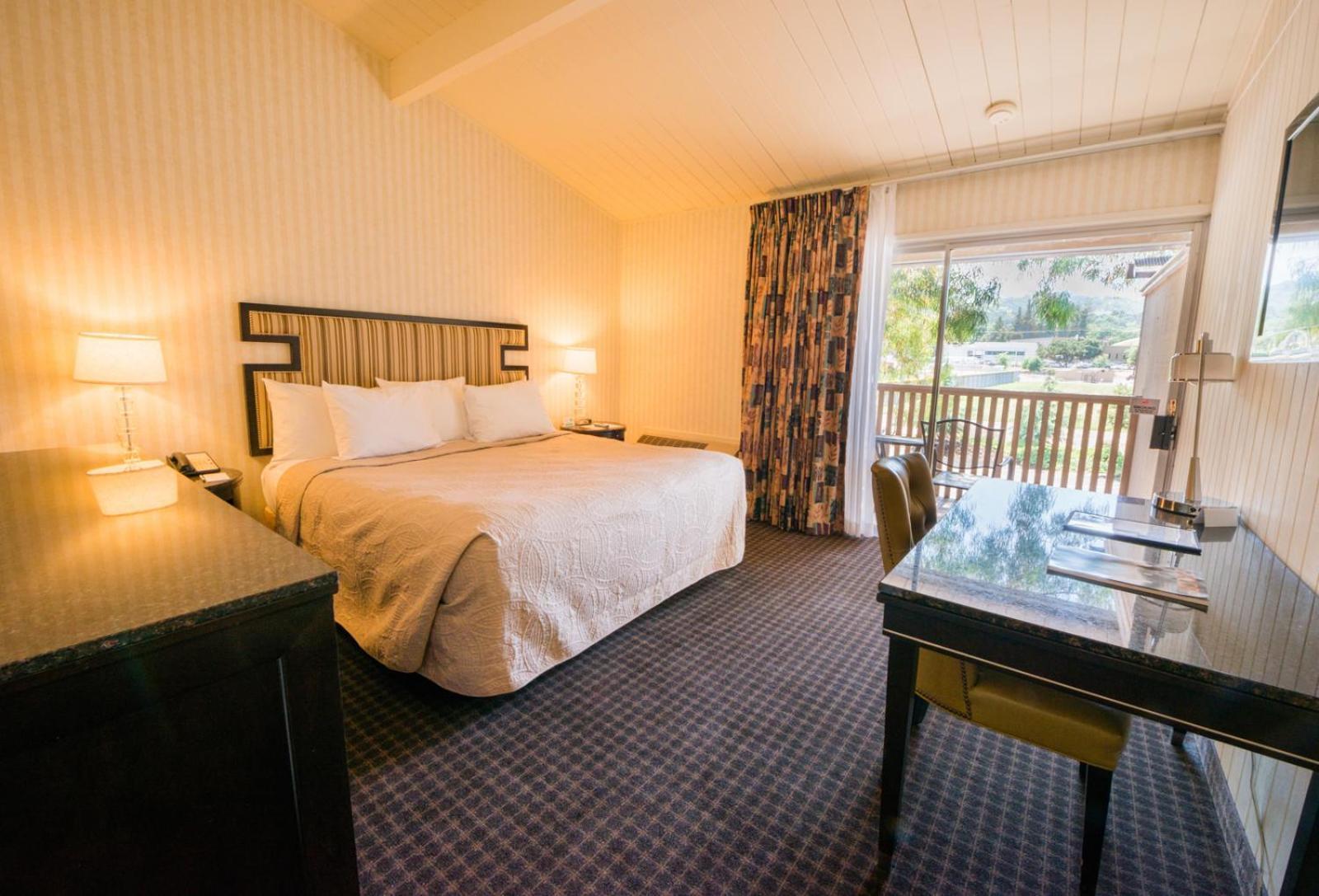 Los Gatos Lodge photo 17