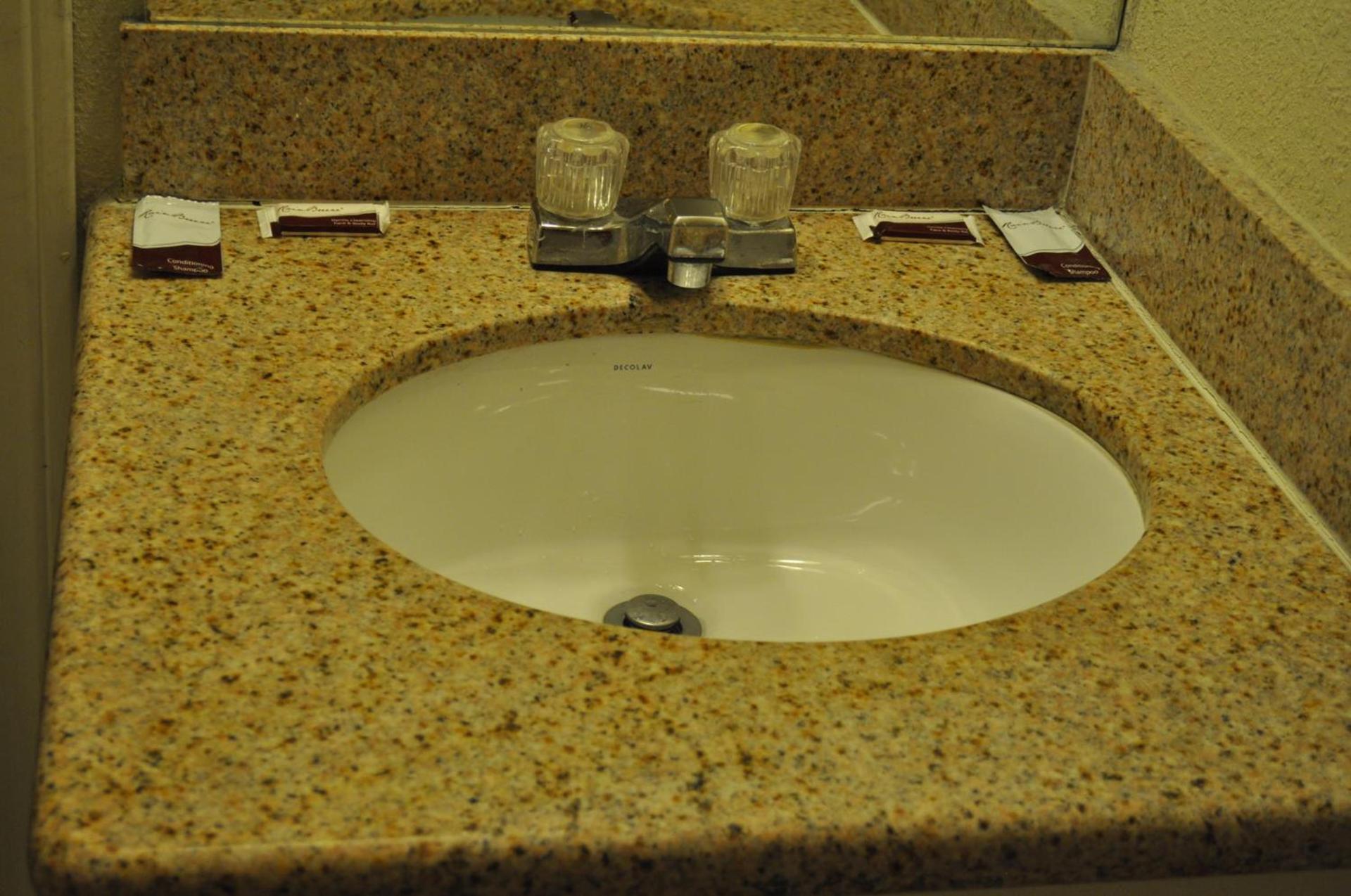 California Suites Motel photo 4