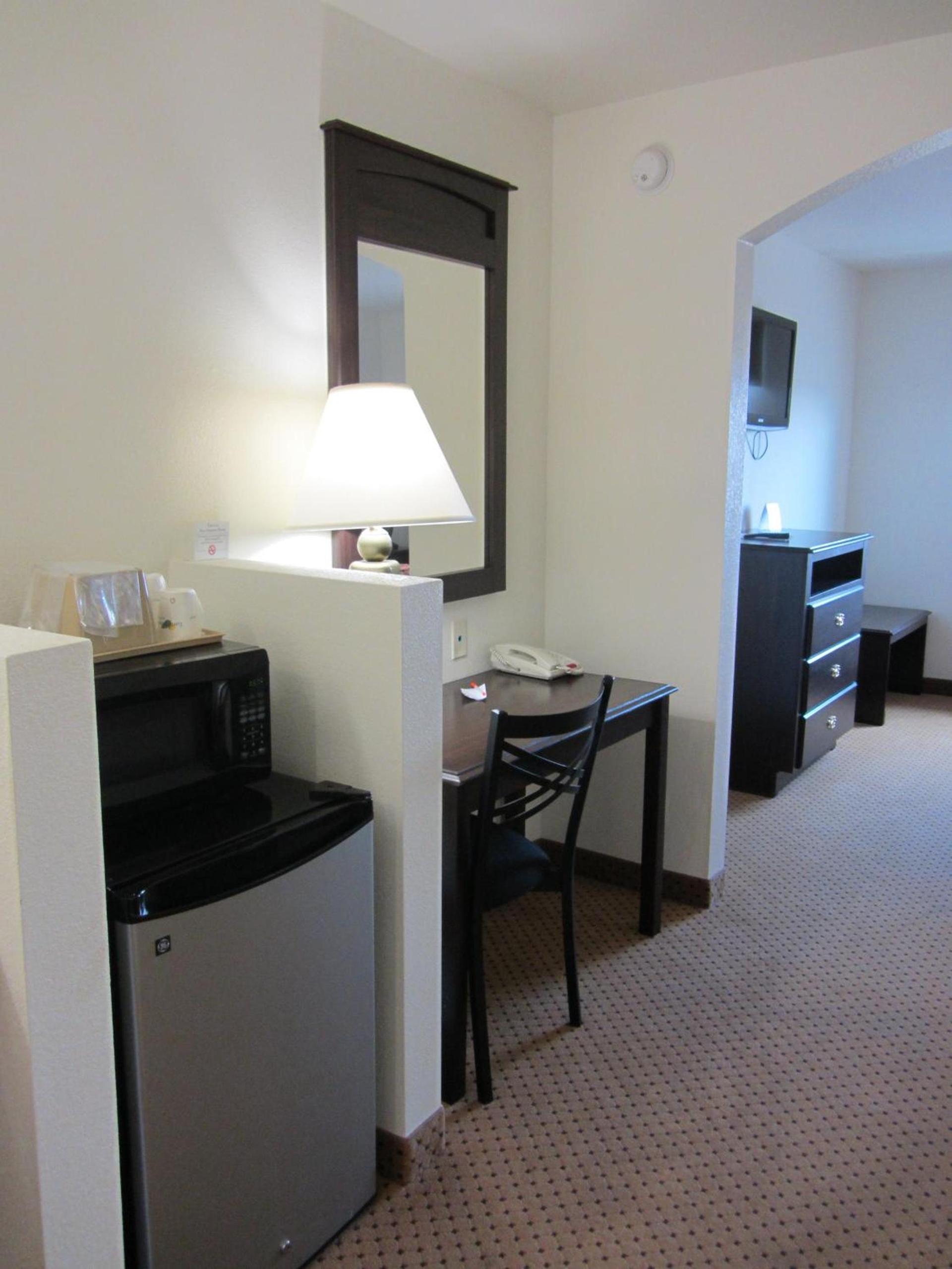 Howard Johnson by Wyndham Lubbock TX photo 17