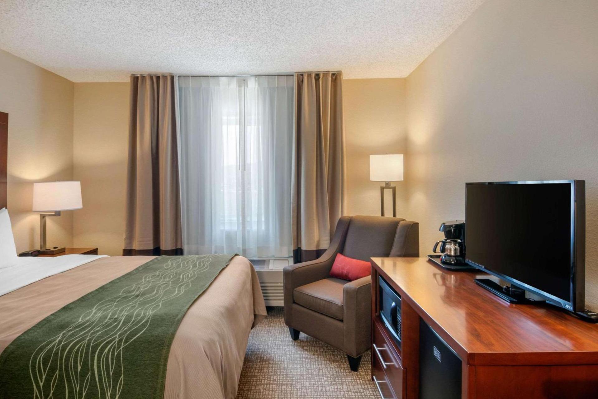 Comfort Inn Medford North photo 22