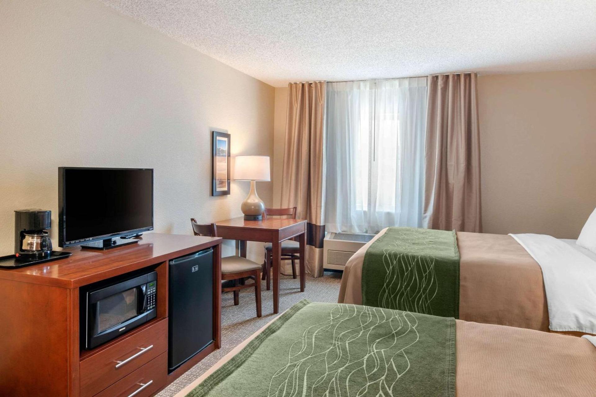 Comfort Inn Medford North photo 25