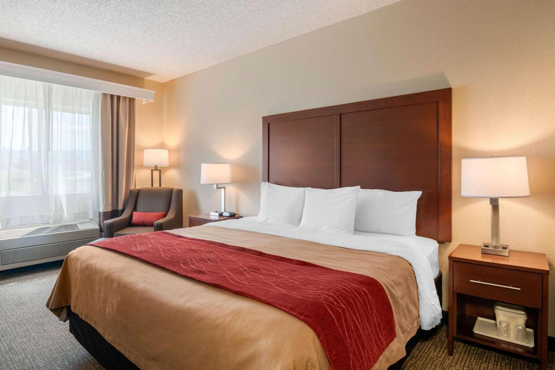 Comfort Inn Medford North photo 23