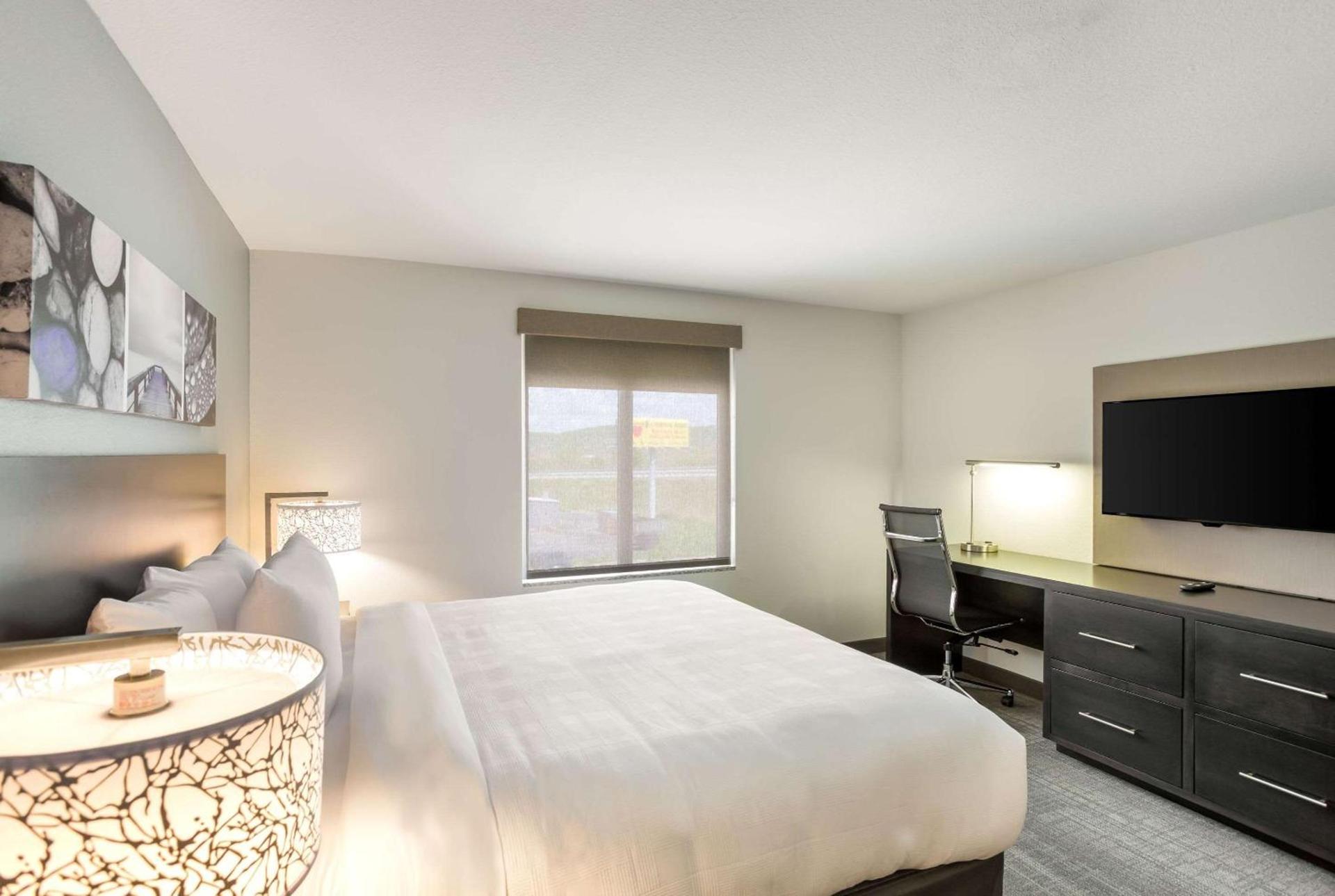 MainStay Suites Logan Ohio-Hocking Hills photo 11