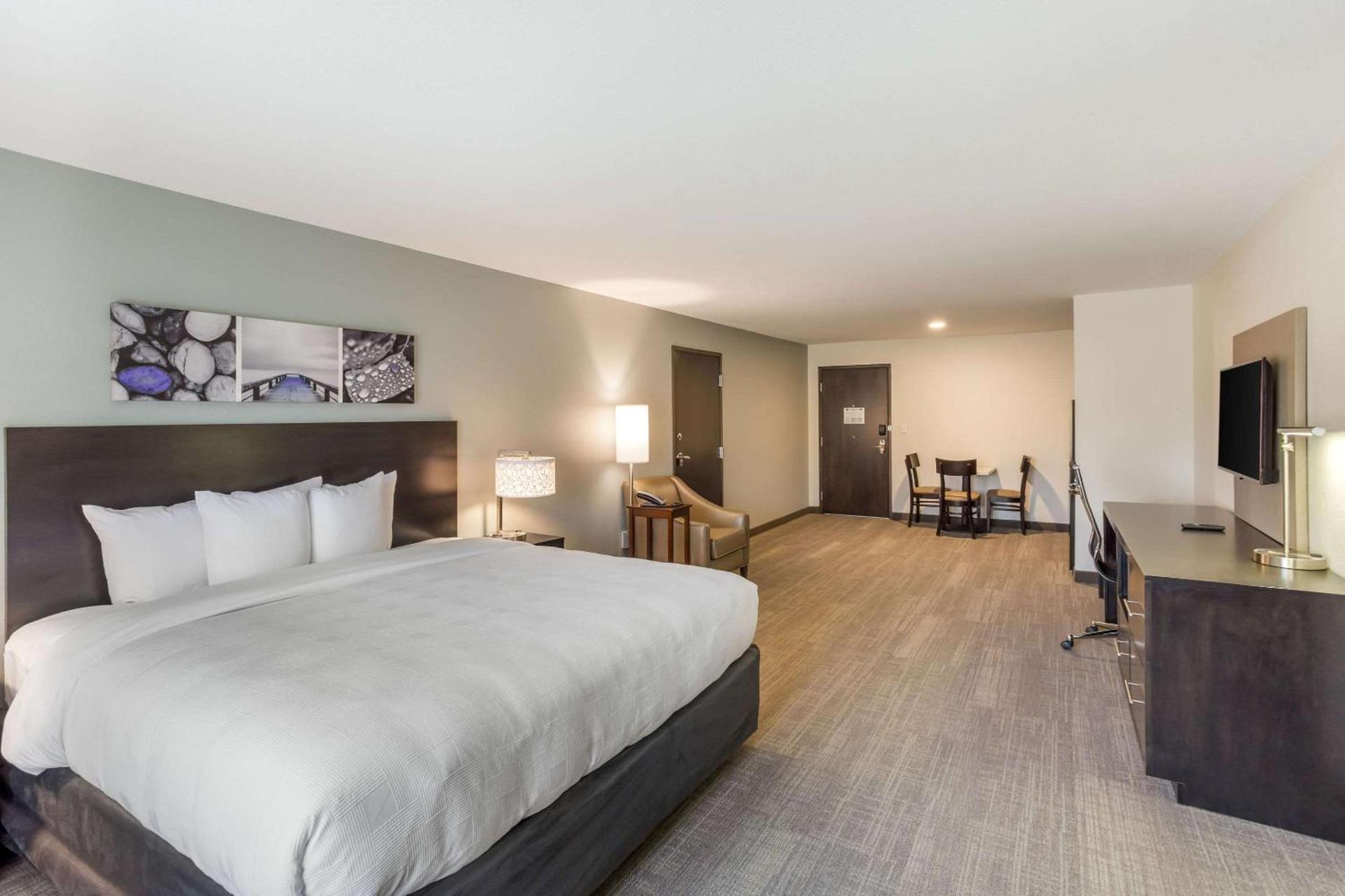 MainStay Suites Logan Ohio-Hocking Hills photo 8