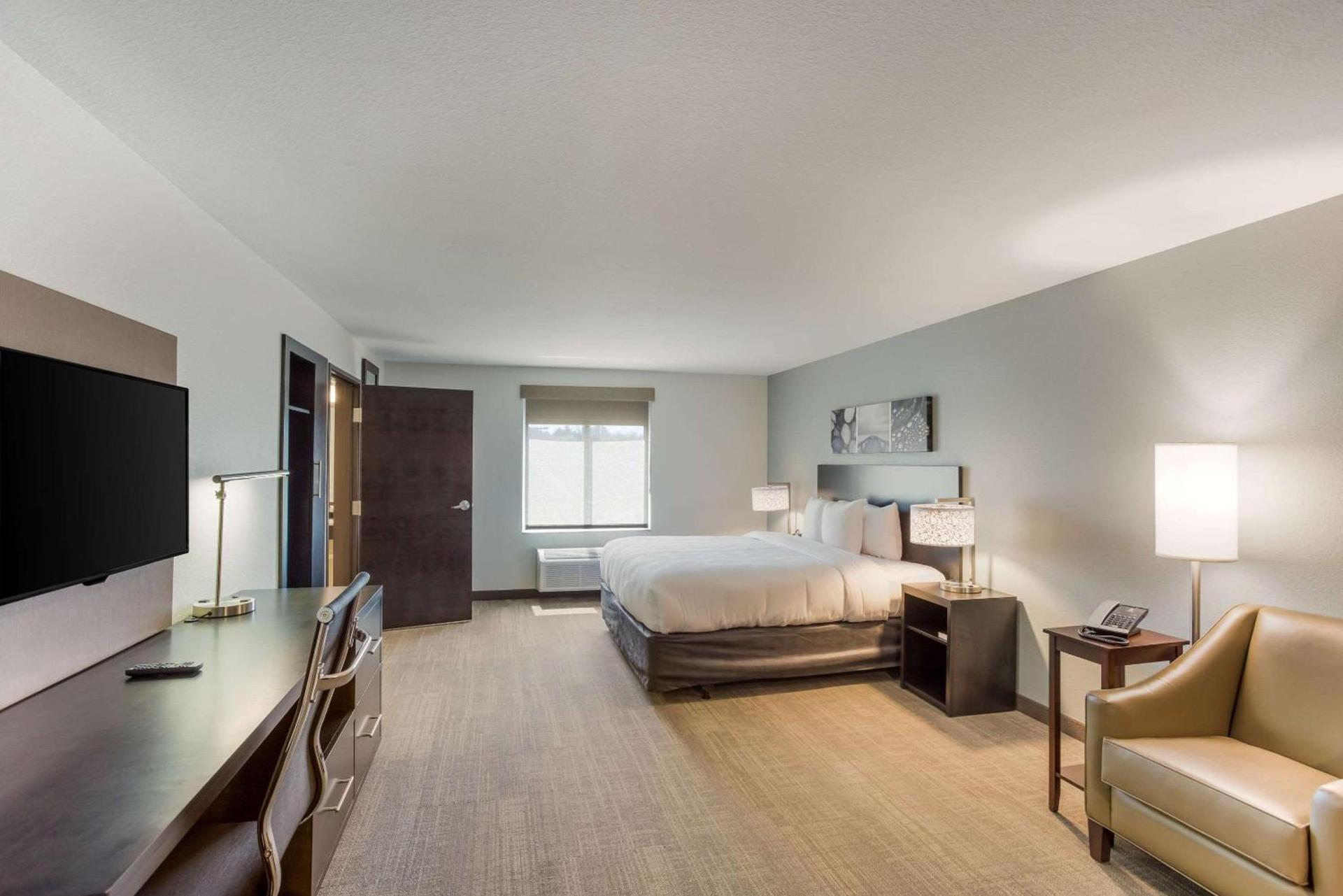 MainStay Suites Logan Ohio-Hocking Hills photo 6
