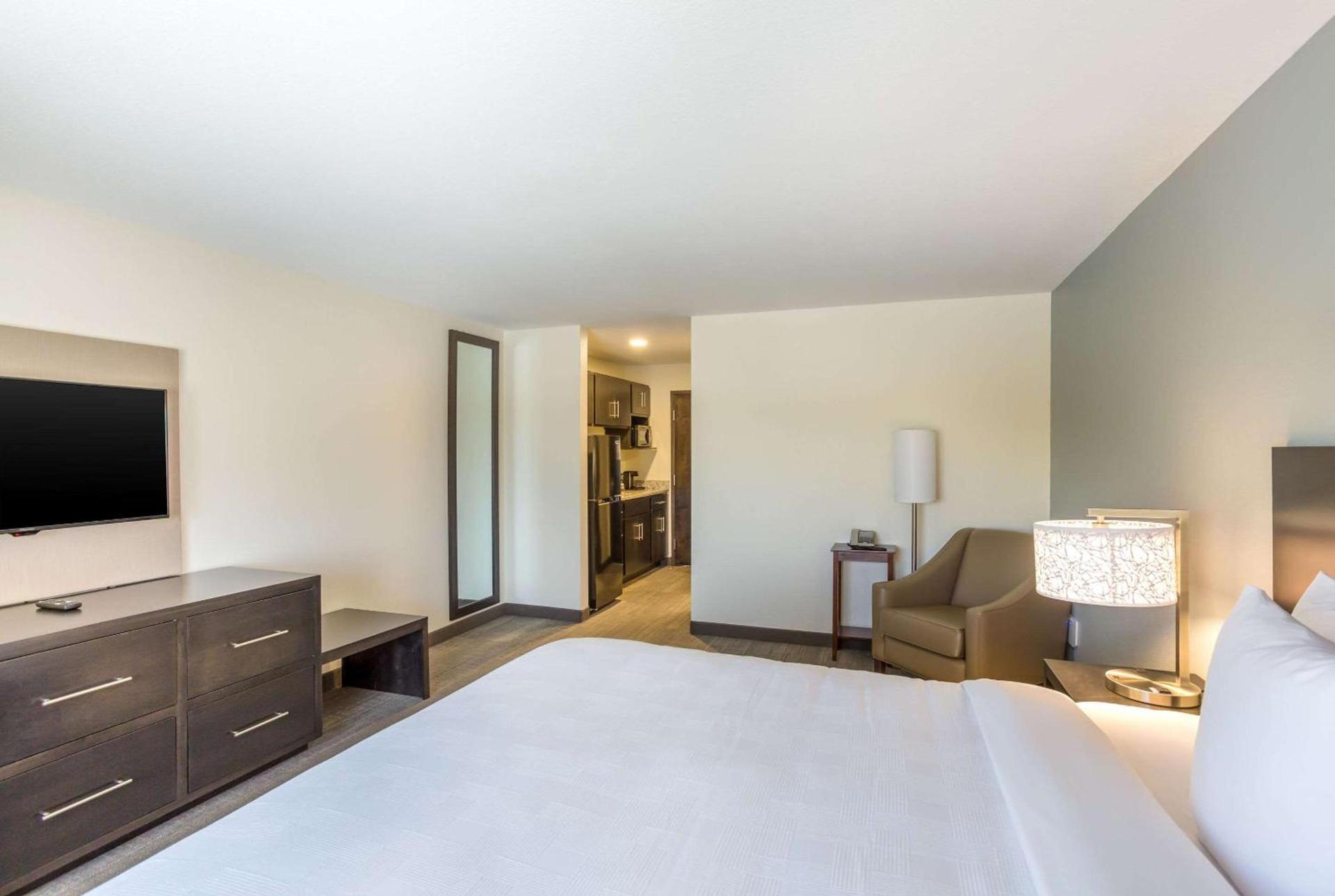 MainStay Suites Logan Ohio-Hocking Hills photo 13