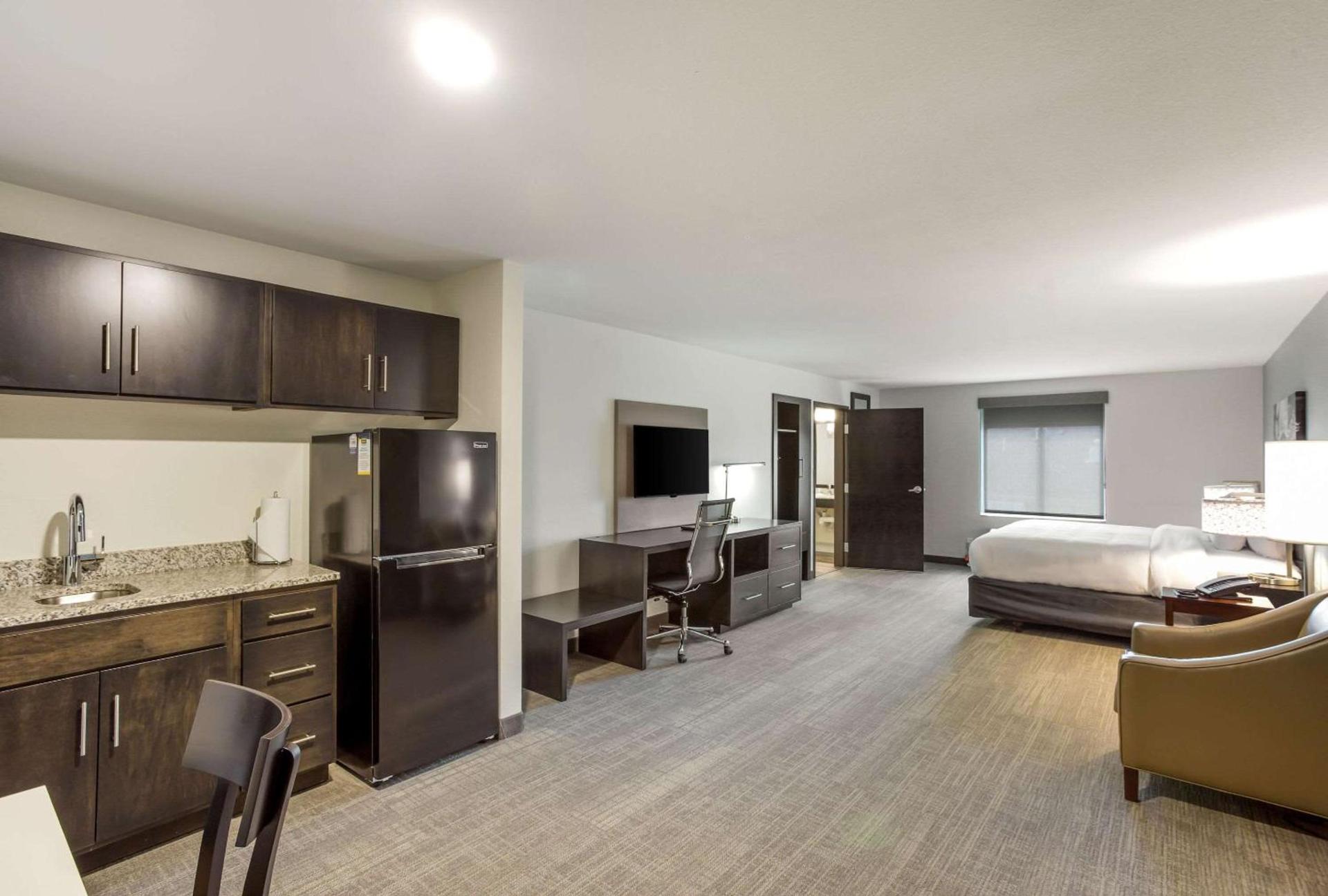 MainStay Suites Logan Ohio-Hocking Hills photo 5