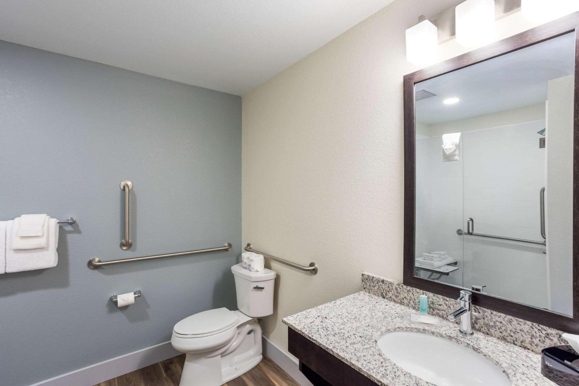 MainStay Suites Logan Ohio-Hocking Hills photo 24