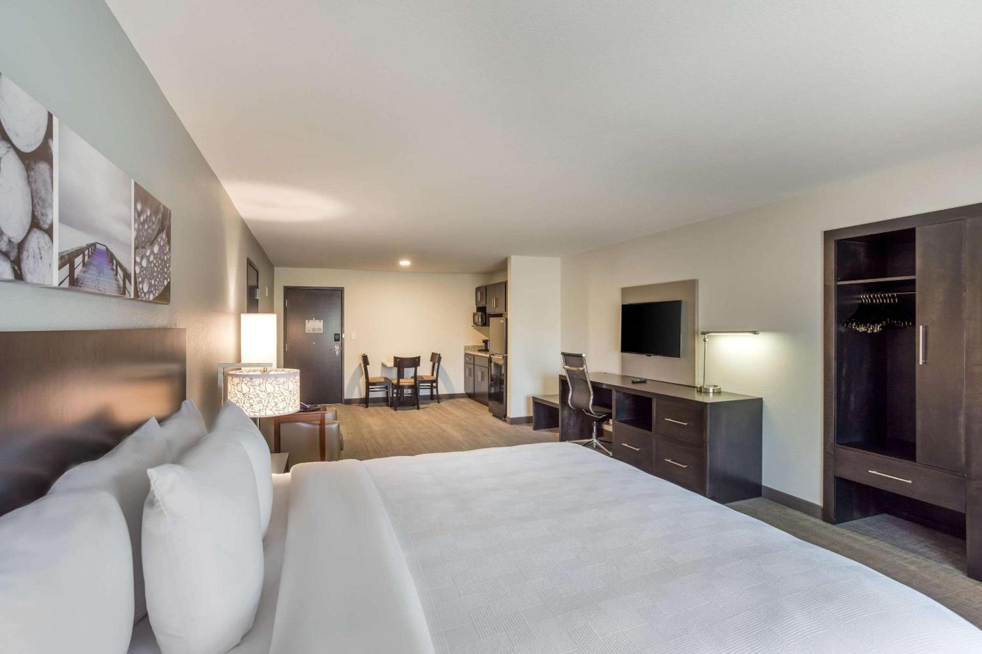 MainStay Suites Logan Ohio-Hocking Hills photo 7