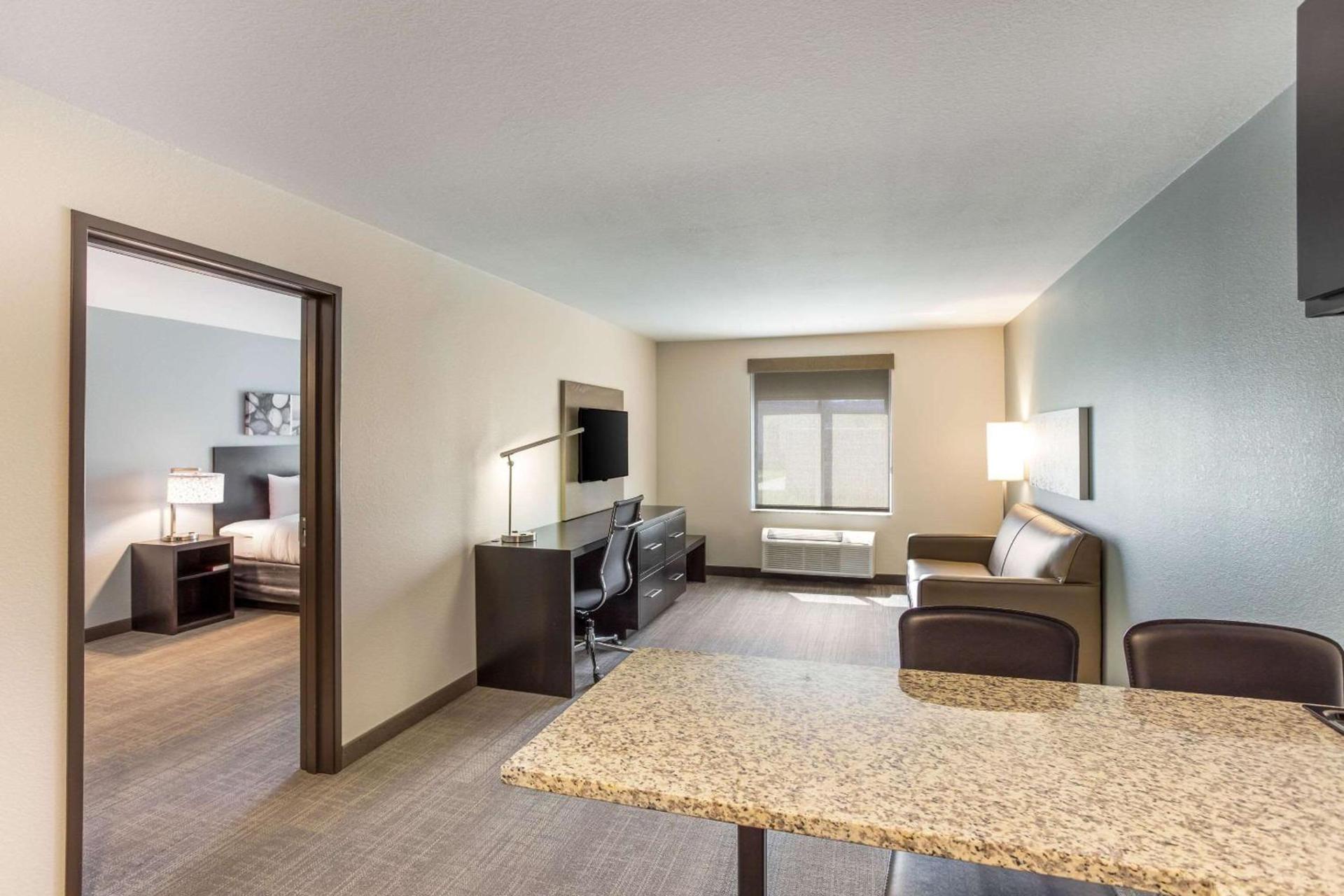 MainStay Suites Logan Ohio-Hocking Hills photo 17