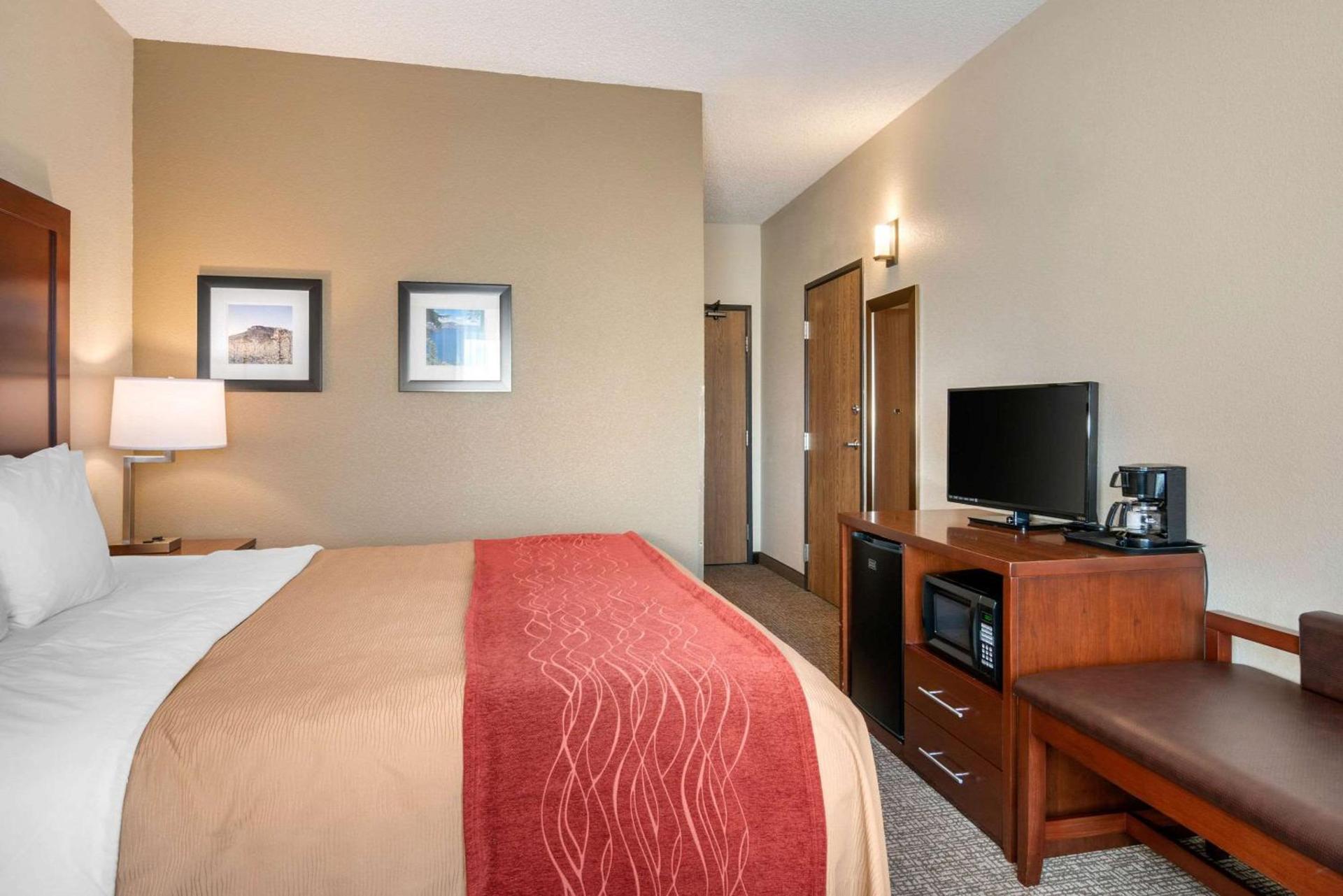 Comfort Inn Medford North photo 3