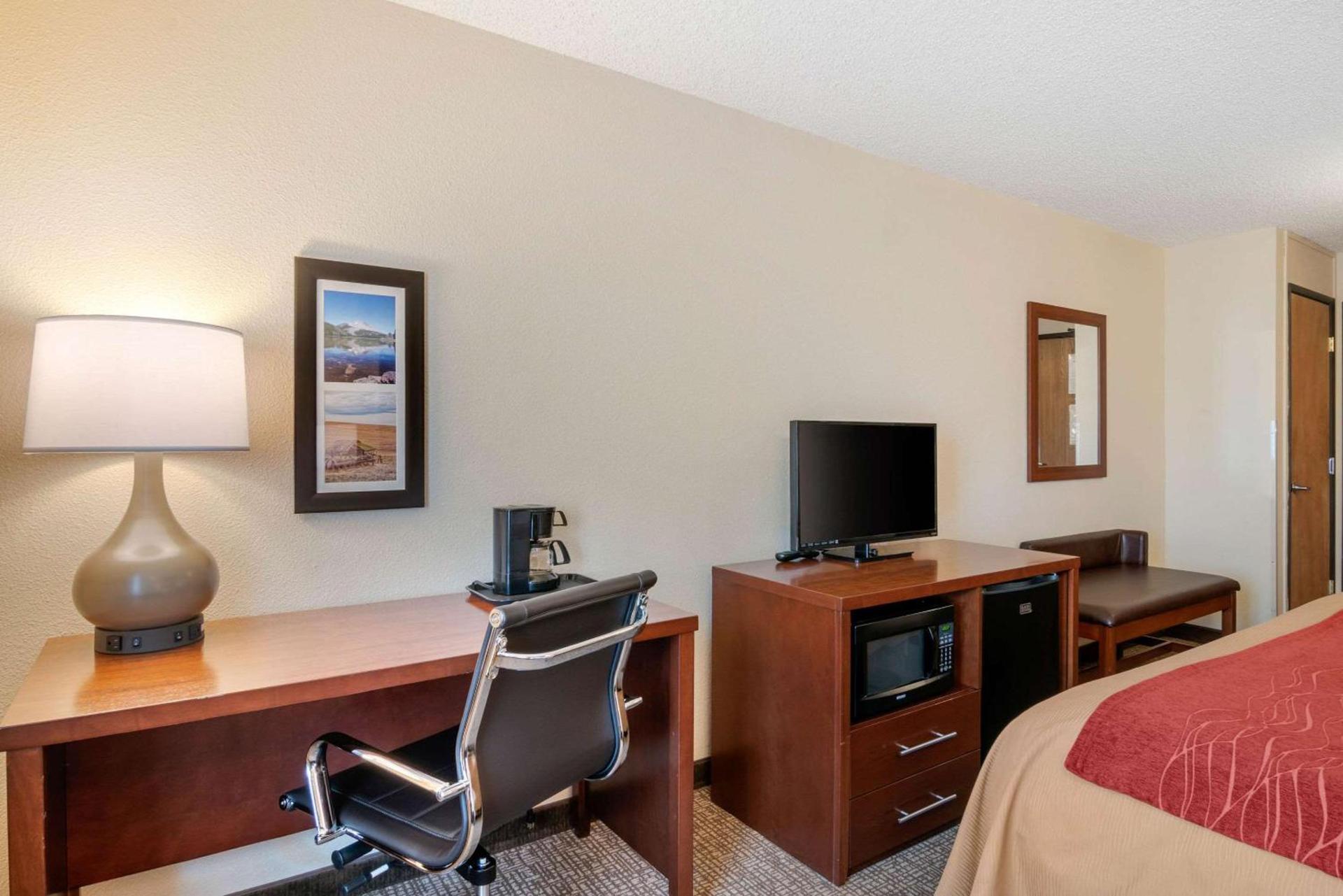 Comfort Inn Medford North photo 31