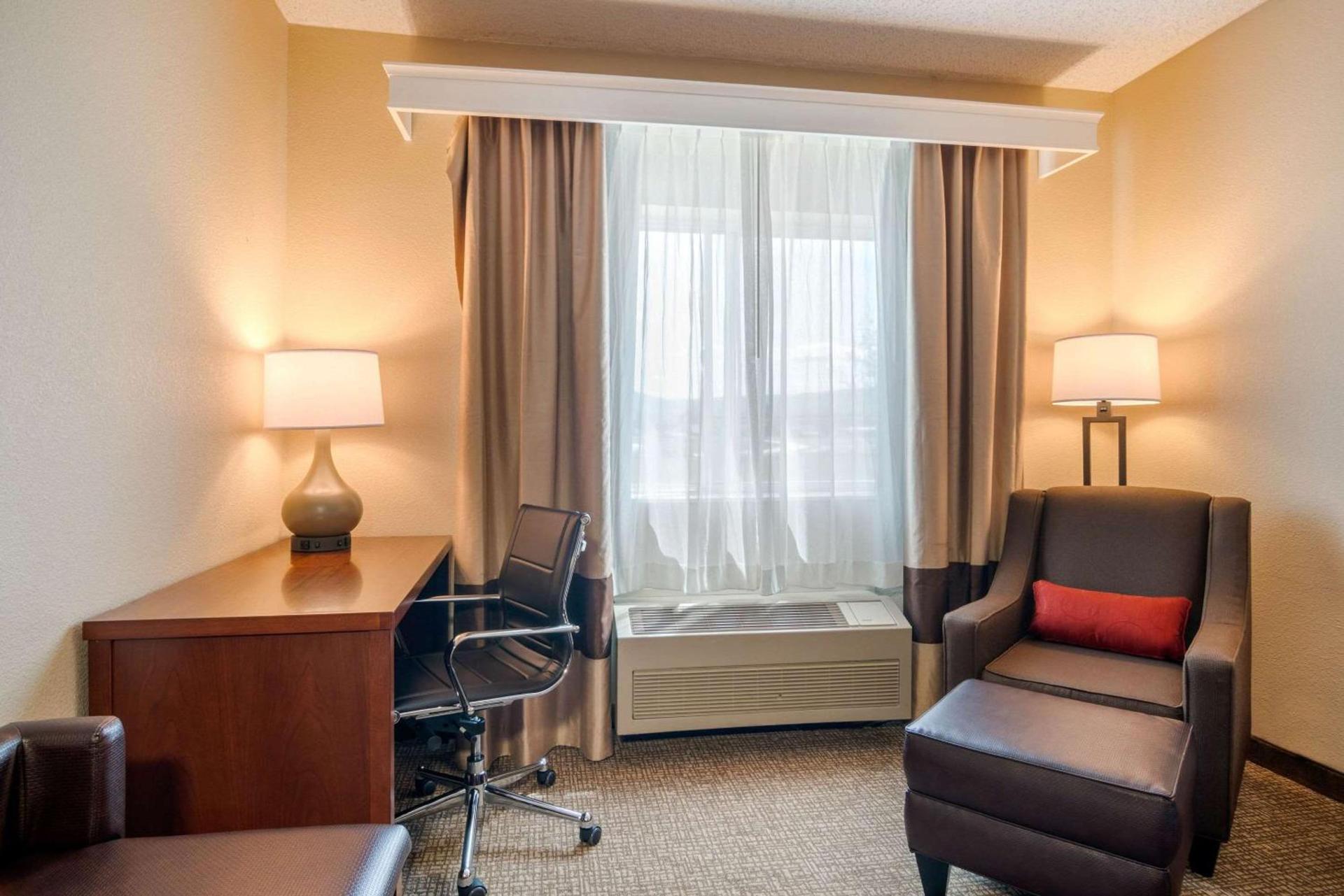 Comfort Inn Medford North photo 15