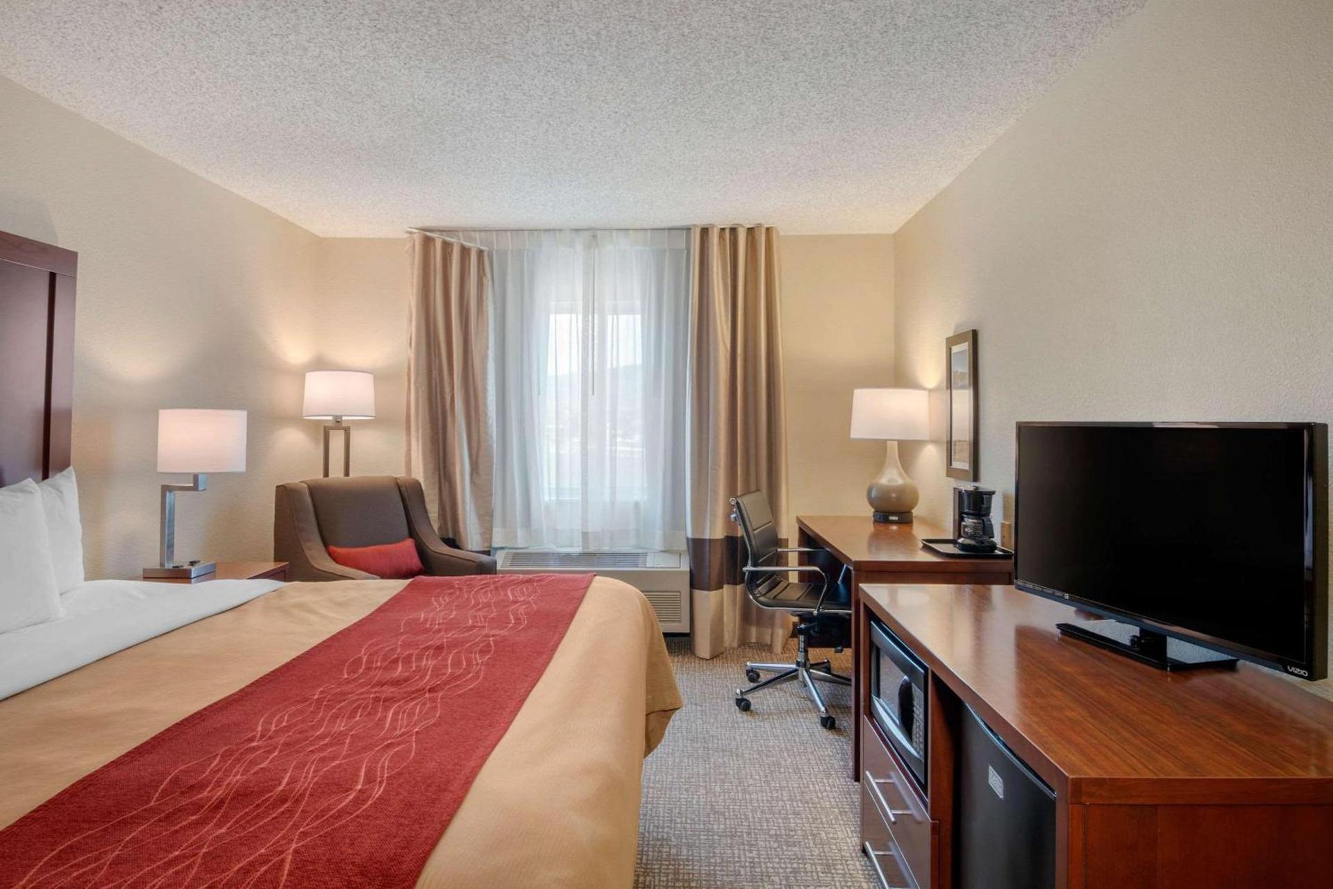 Comfort Inn Medford North photo 10