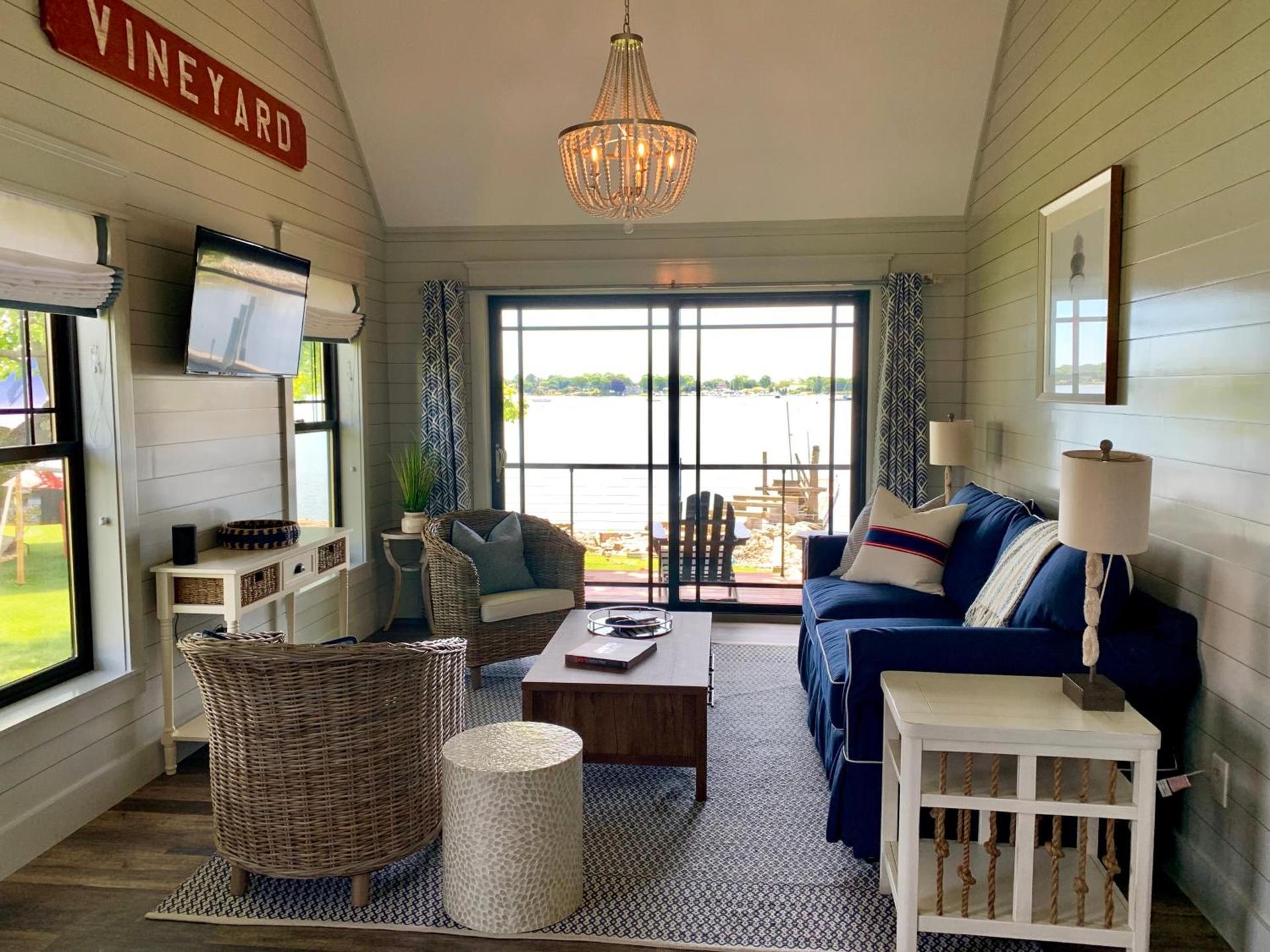Harbor View Landing photo 21