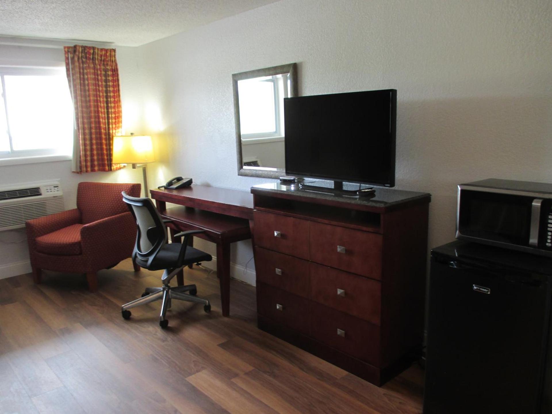Travel Inn and Suites photo 5