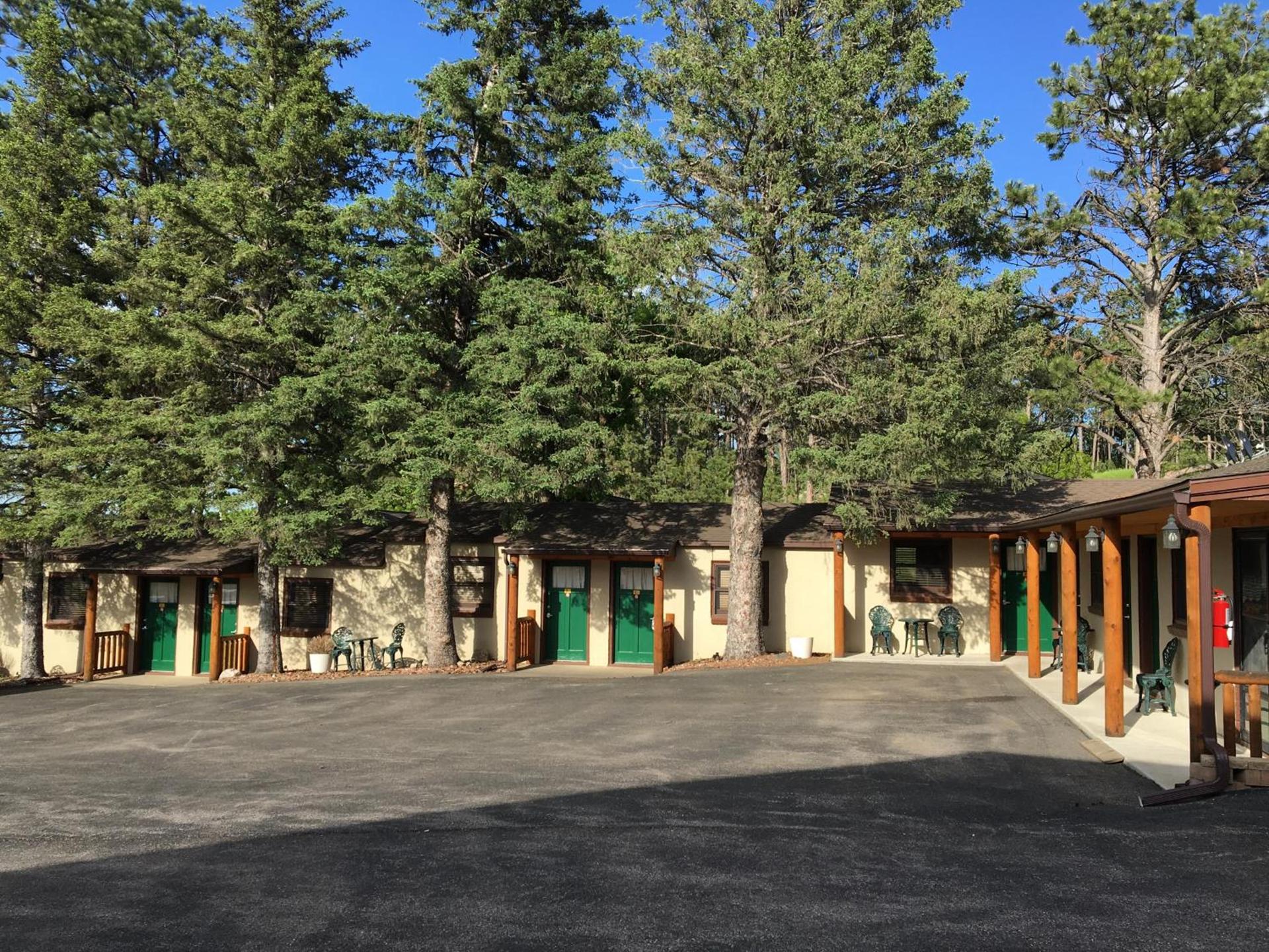 Rockerville Lodge & Cabins photo 77