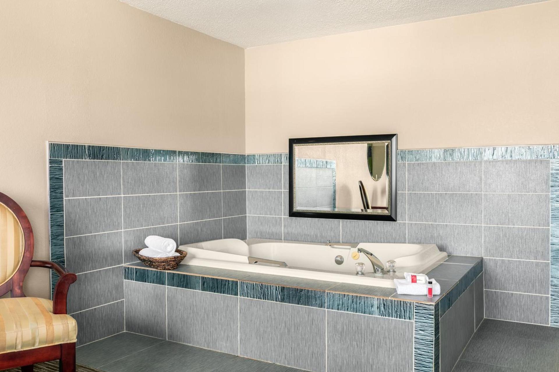 Super 8 by Wyndham Hanover photo 28