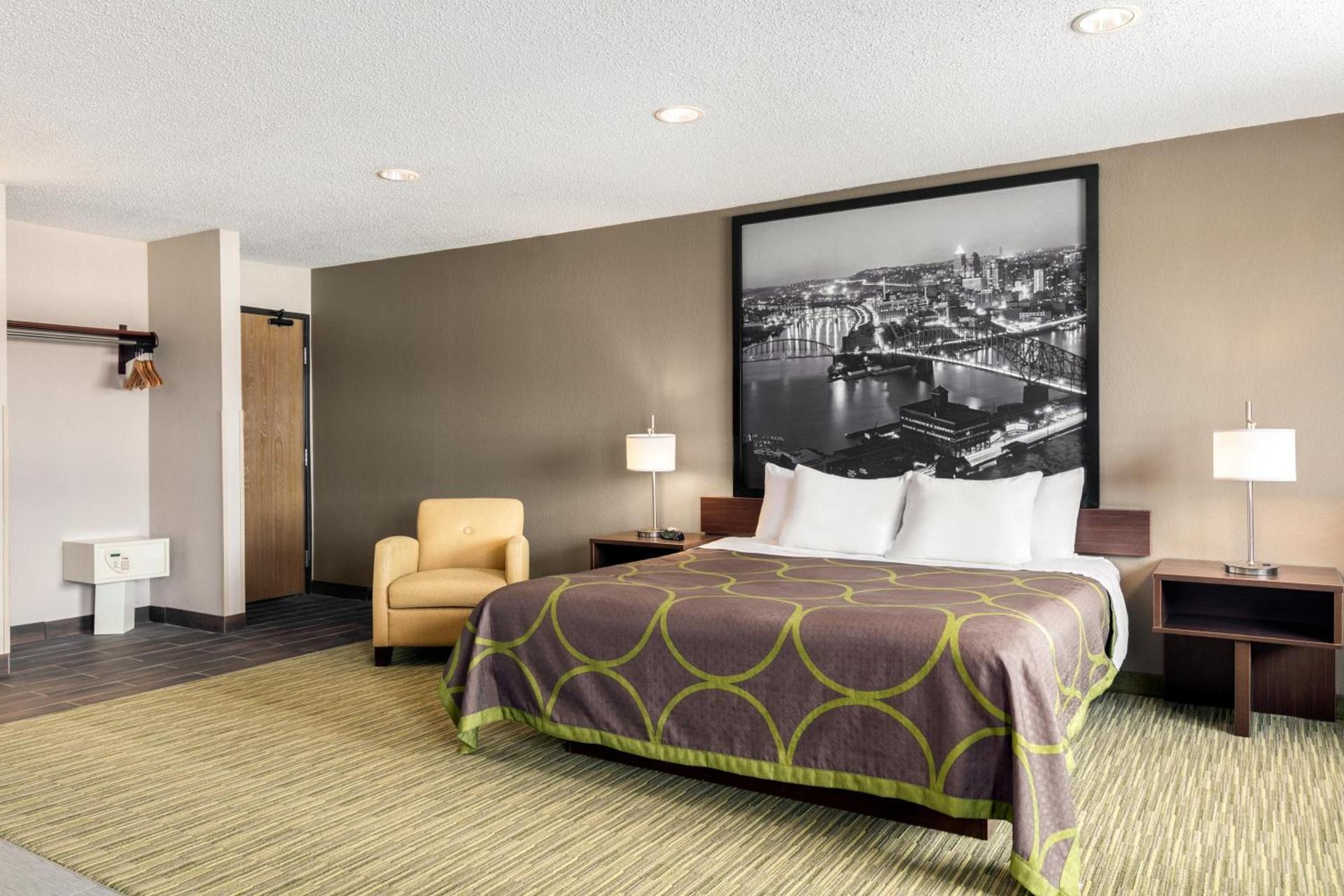 Super 8 by Wyndham Hanover photo 34