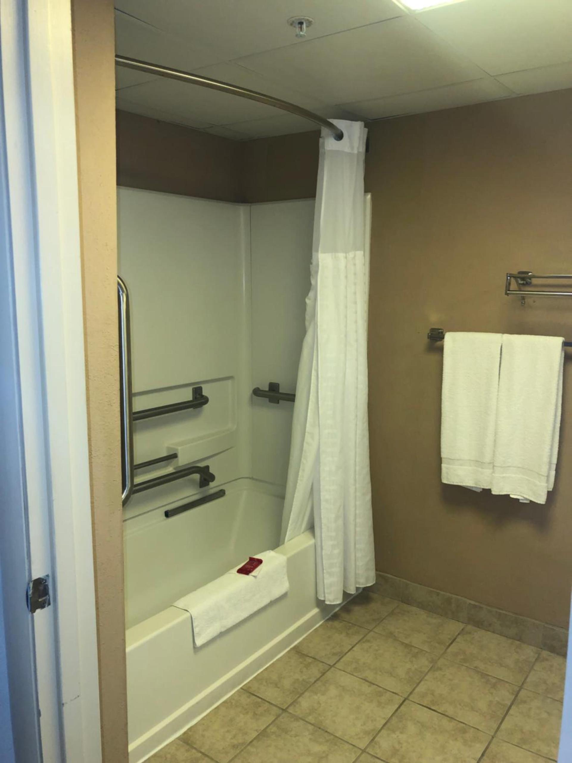 SureStay Plus Hotel by Best Western Roanoke Rapids I-95 photo 37