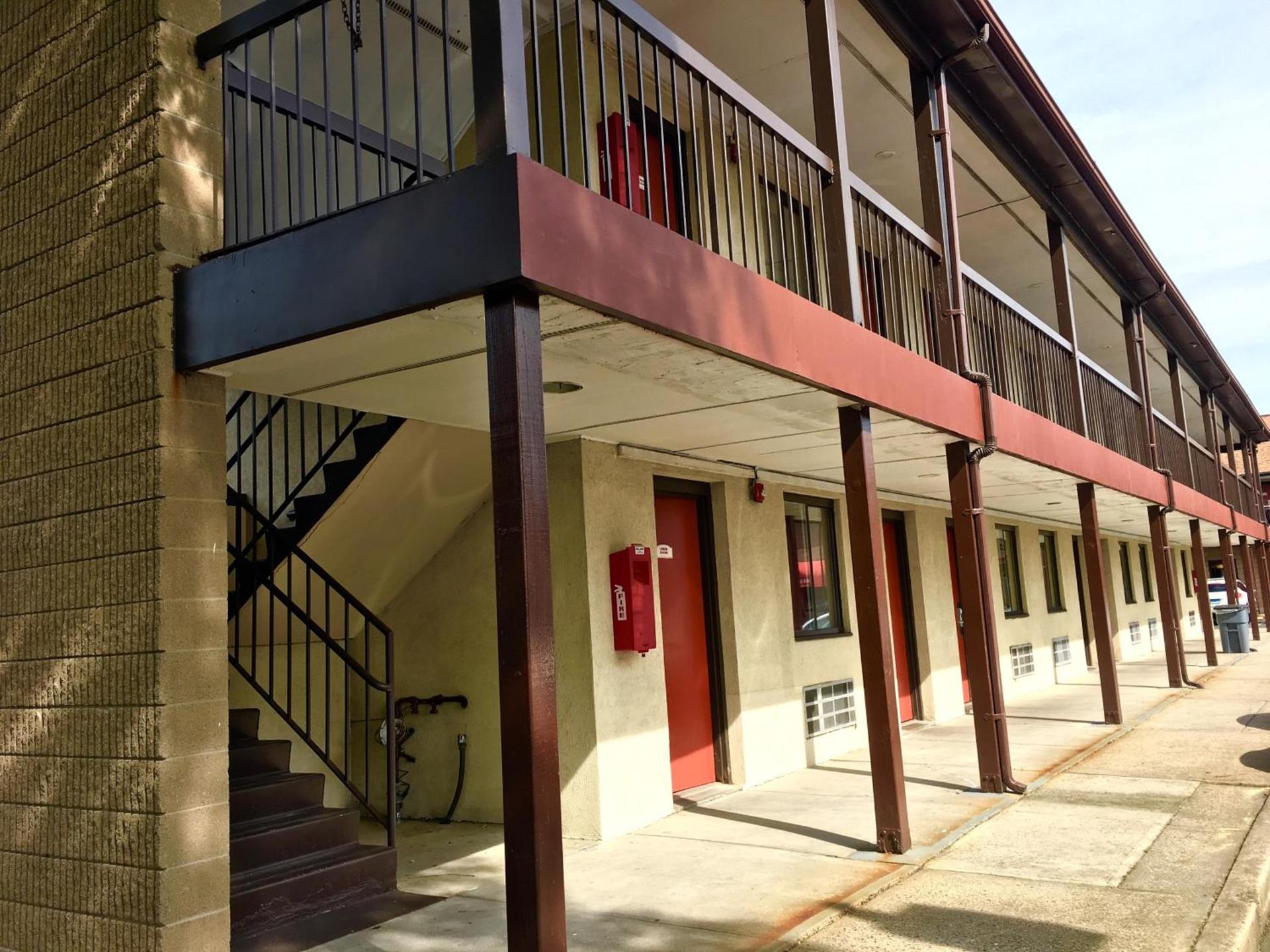 Red Carpet Inn Norwalk photo 8