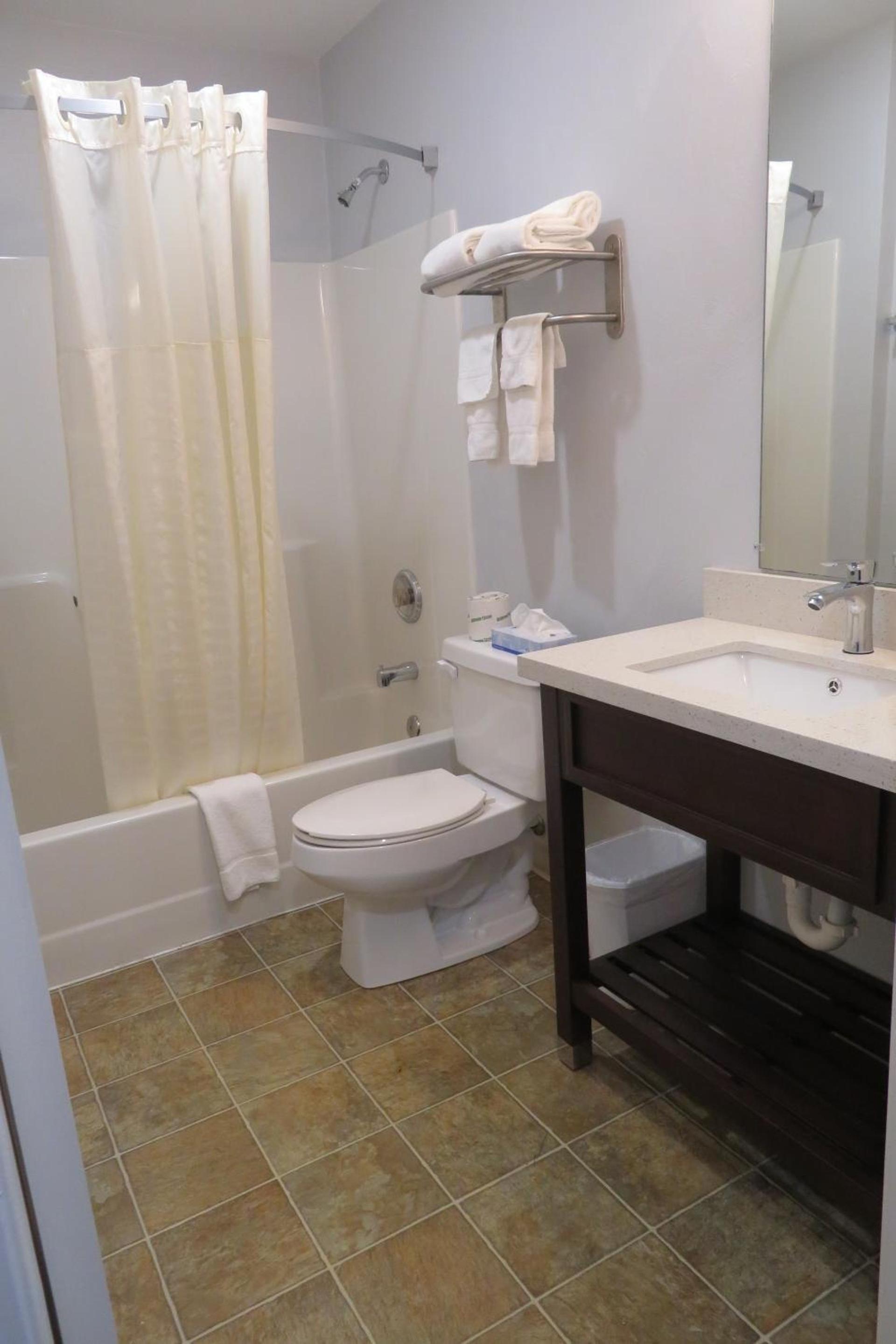 Luxbury Inn & Suites photo 16
