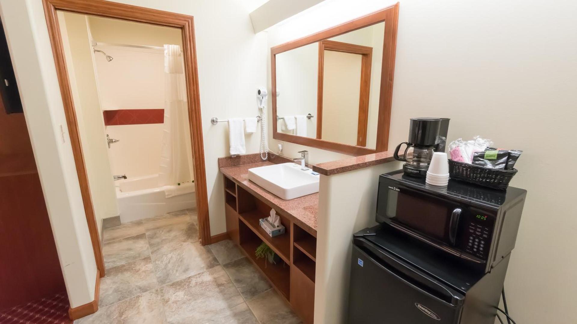 Shepherd Mountain Inn & Suites photo 7