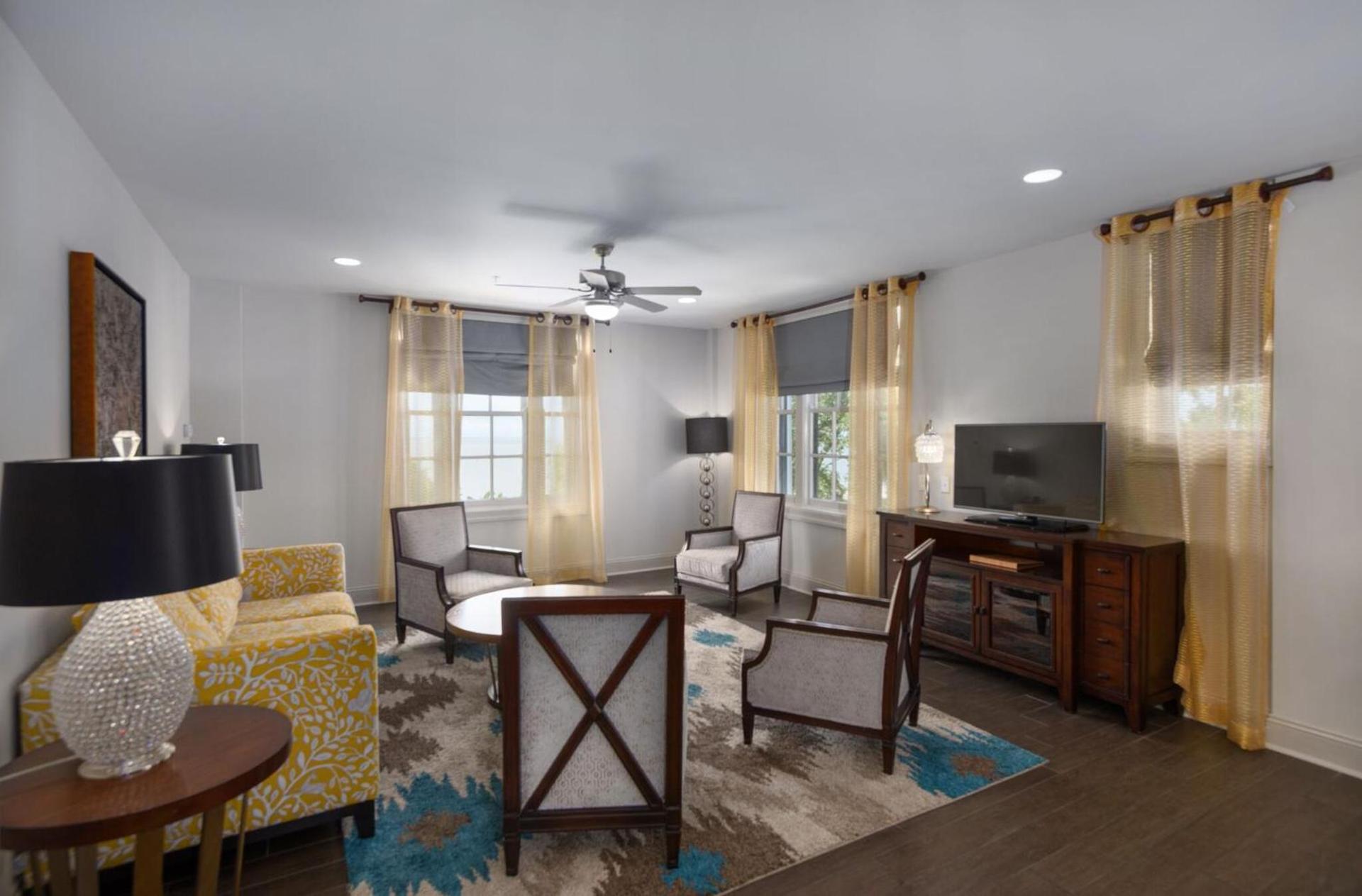 White House Hotel photo 19