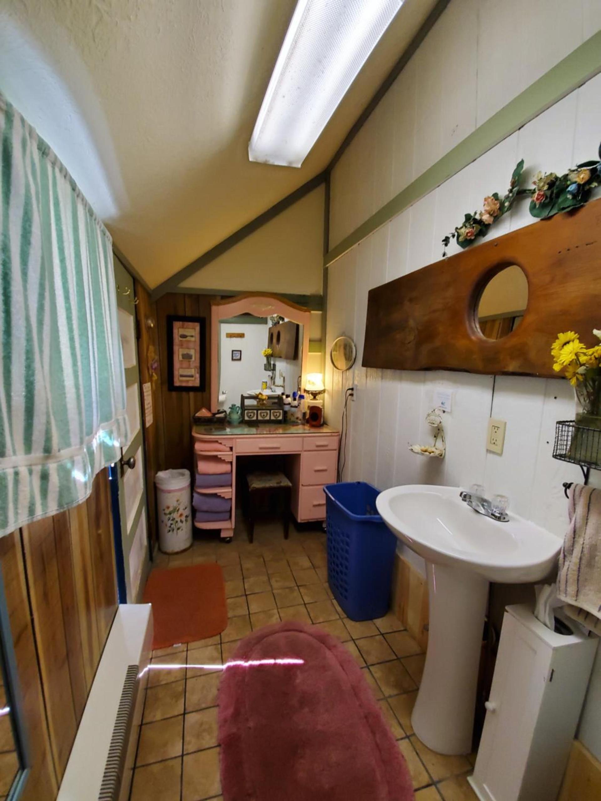 Bristol Cabins photo 9