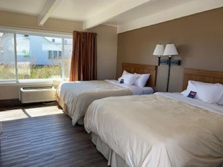 Beachfront Inn photo 80