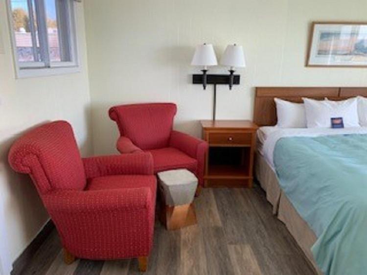 Beachfront Inn photo 58