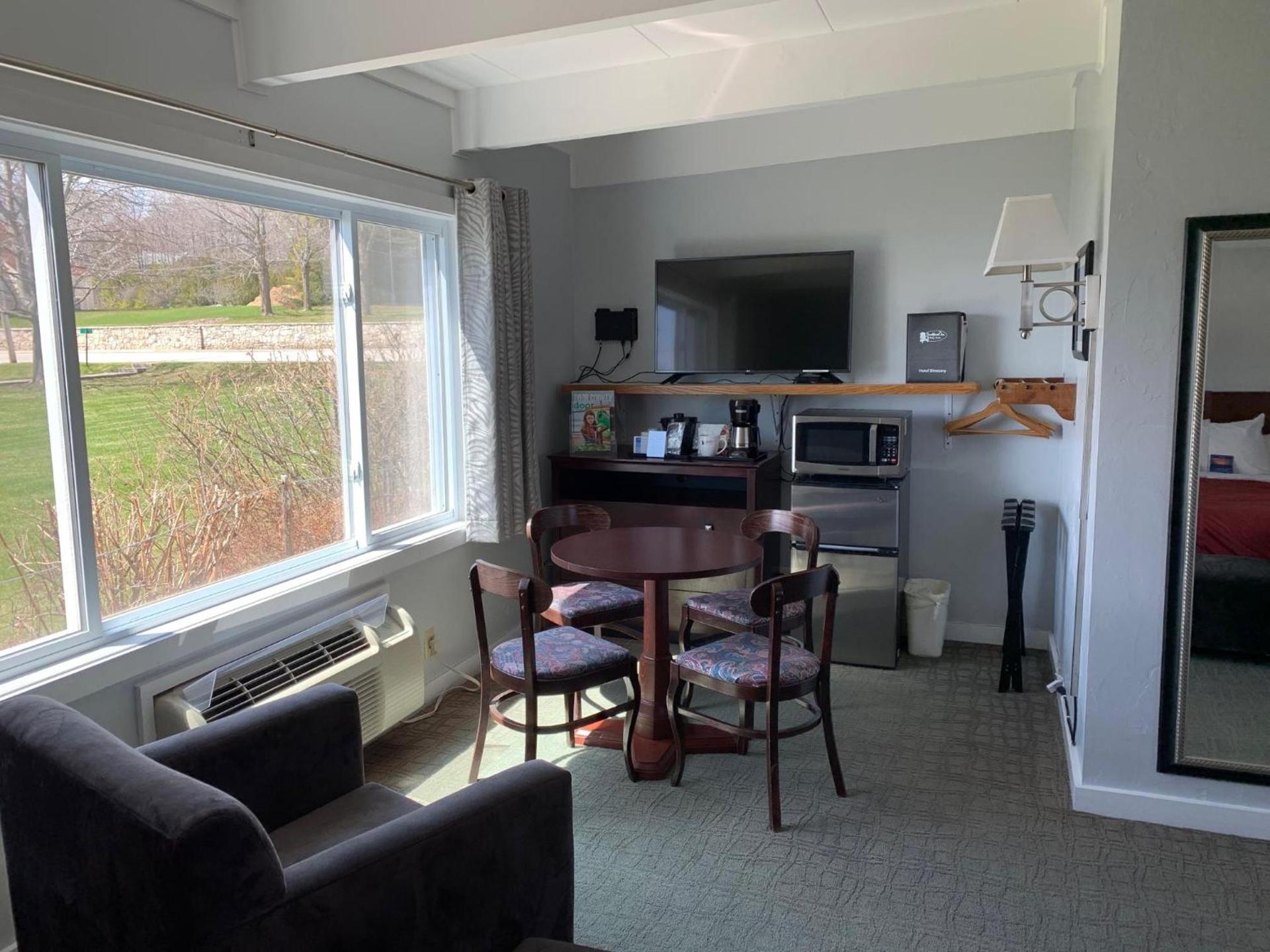 Beachfront Inn photo 57