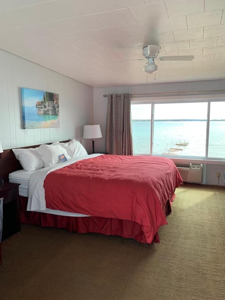Beachfront Inn photo 90