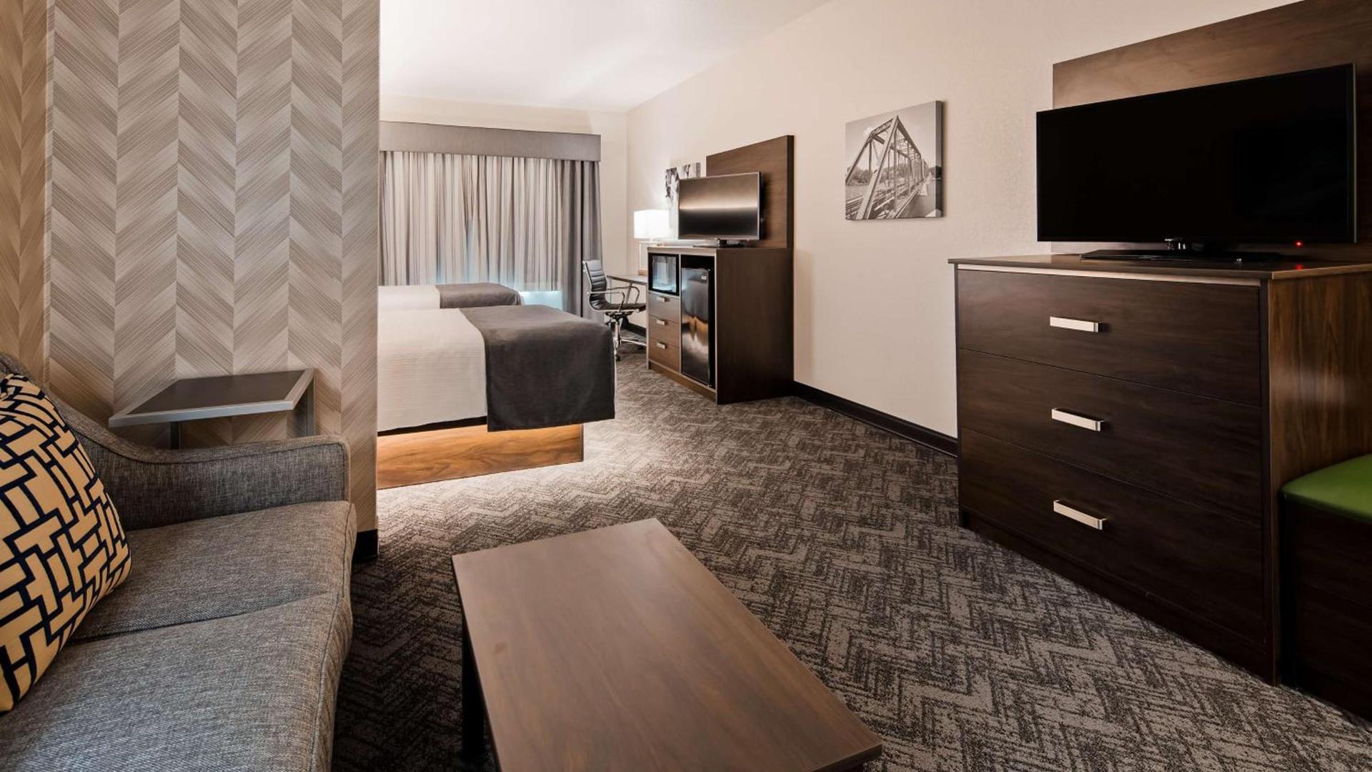 Best Western Plus Parkside Inn & Suites photo 12