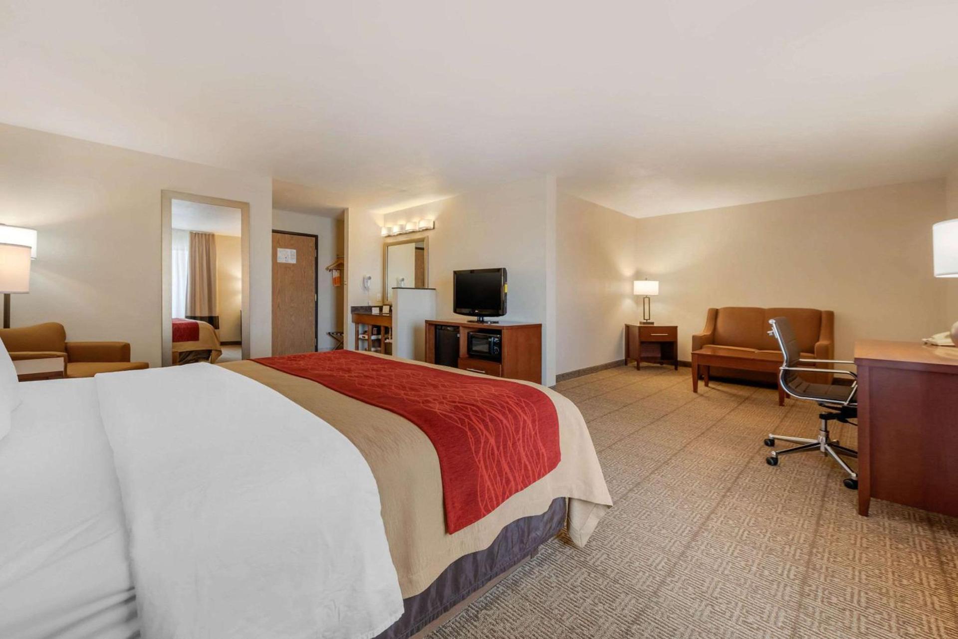 Comfort Inn Limon photo 33