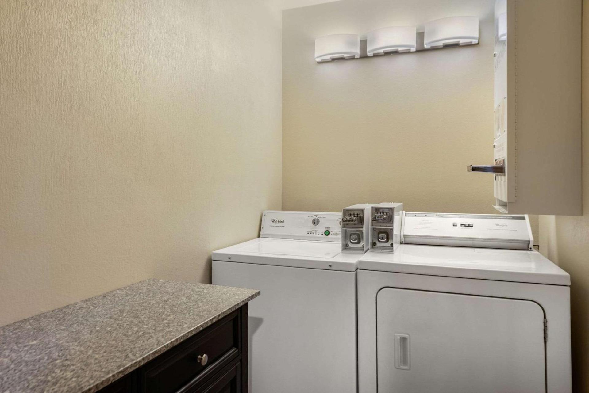 Comfort Inn Limon photo 44