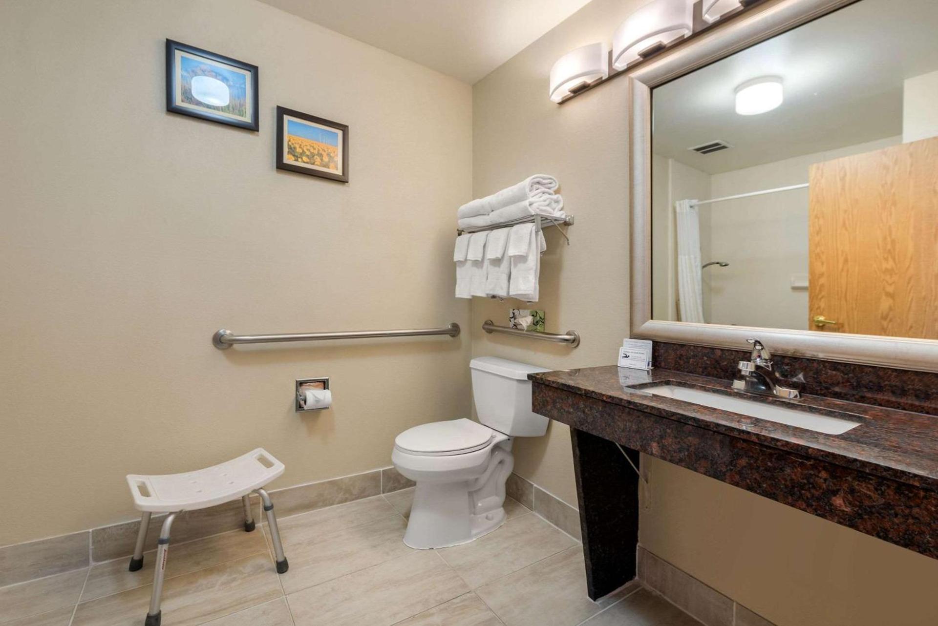 Comfort Inn Limon photo 15