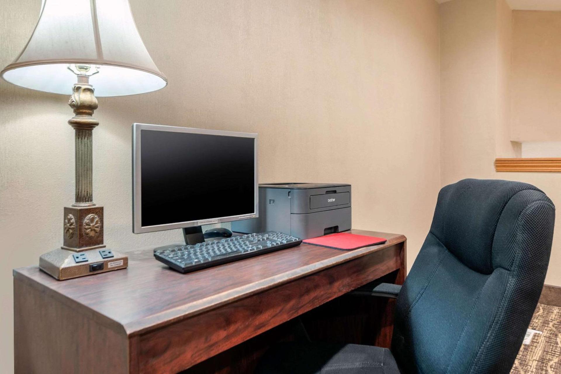 Comfort Inn Limon photo 40