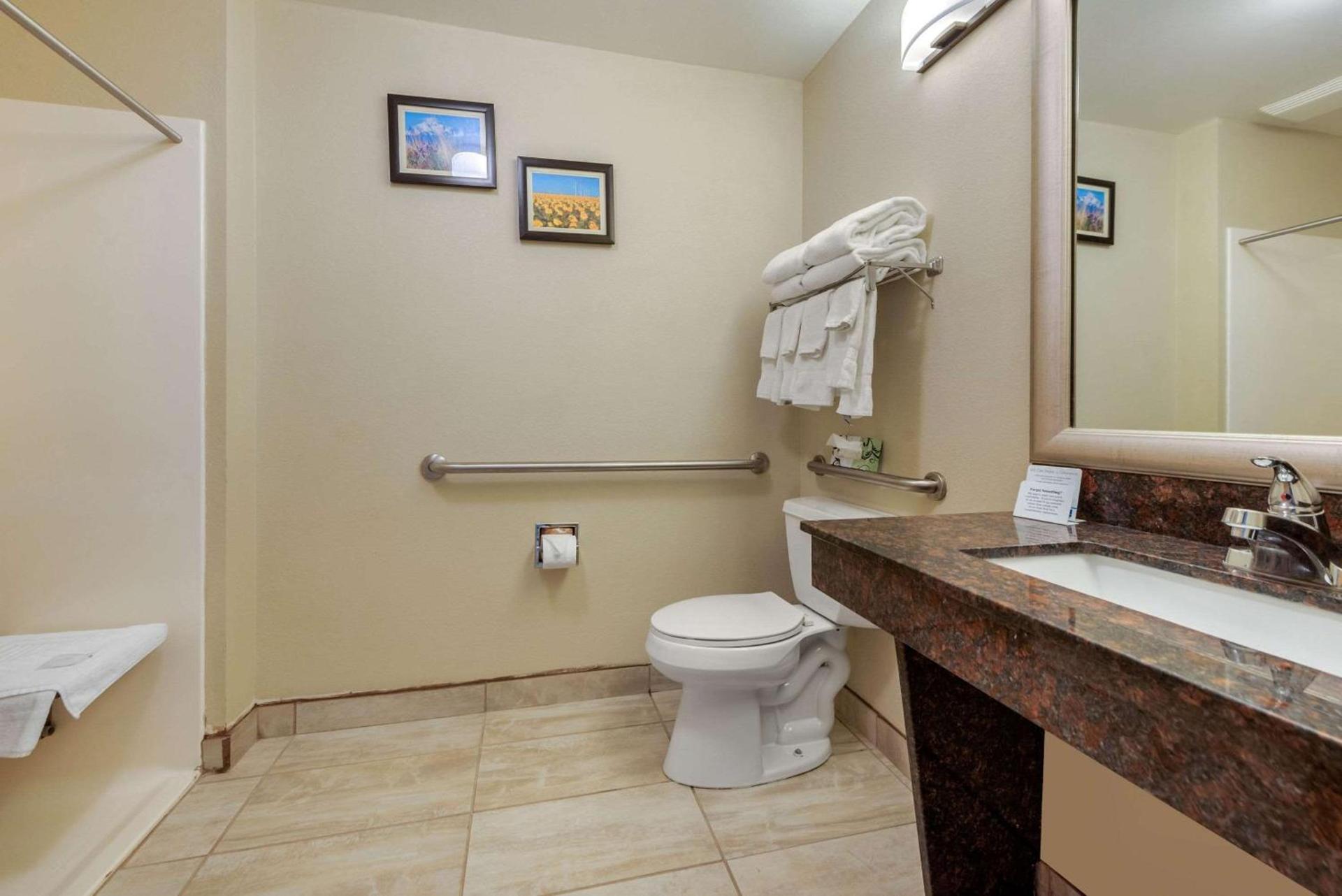 Comfort Inn Limon photo 20