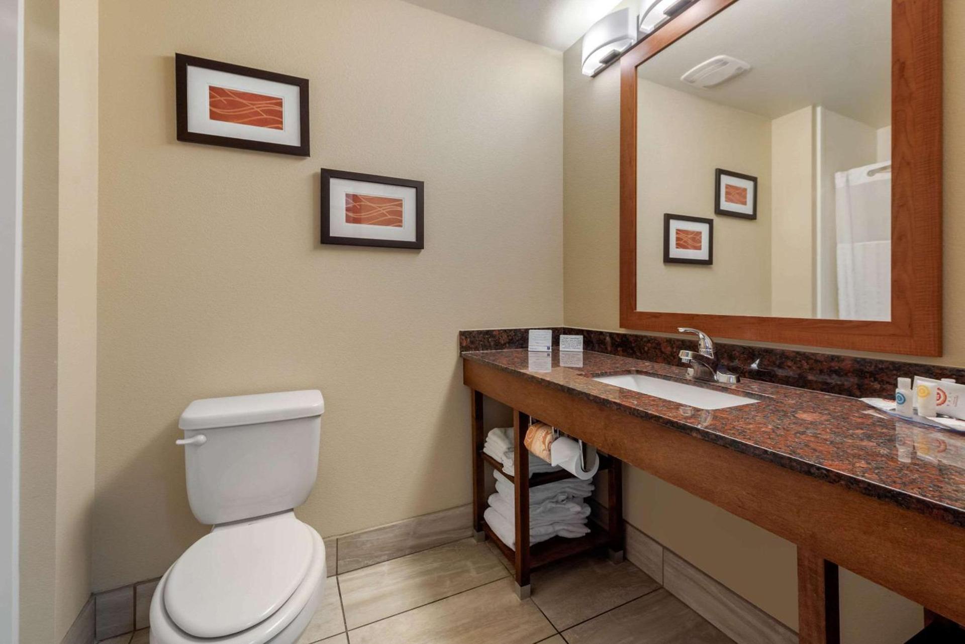 Comfort Inn Limon photo 25