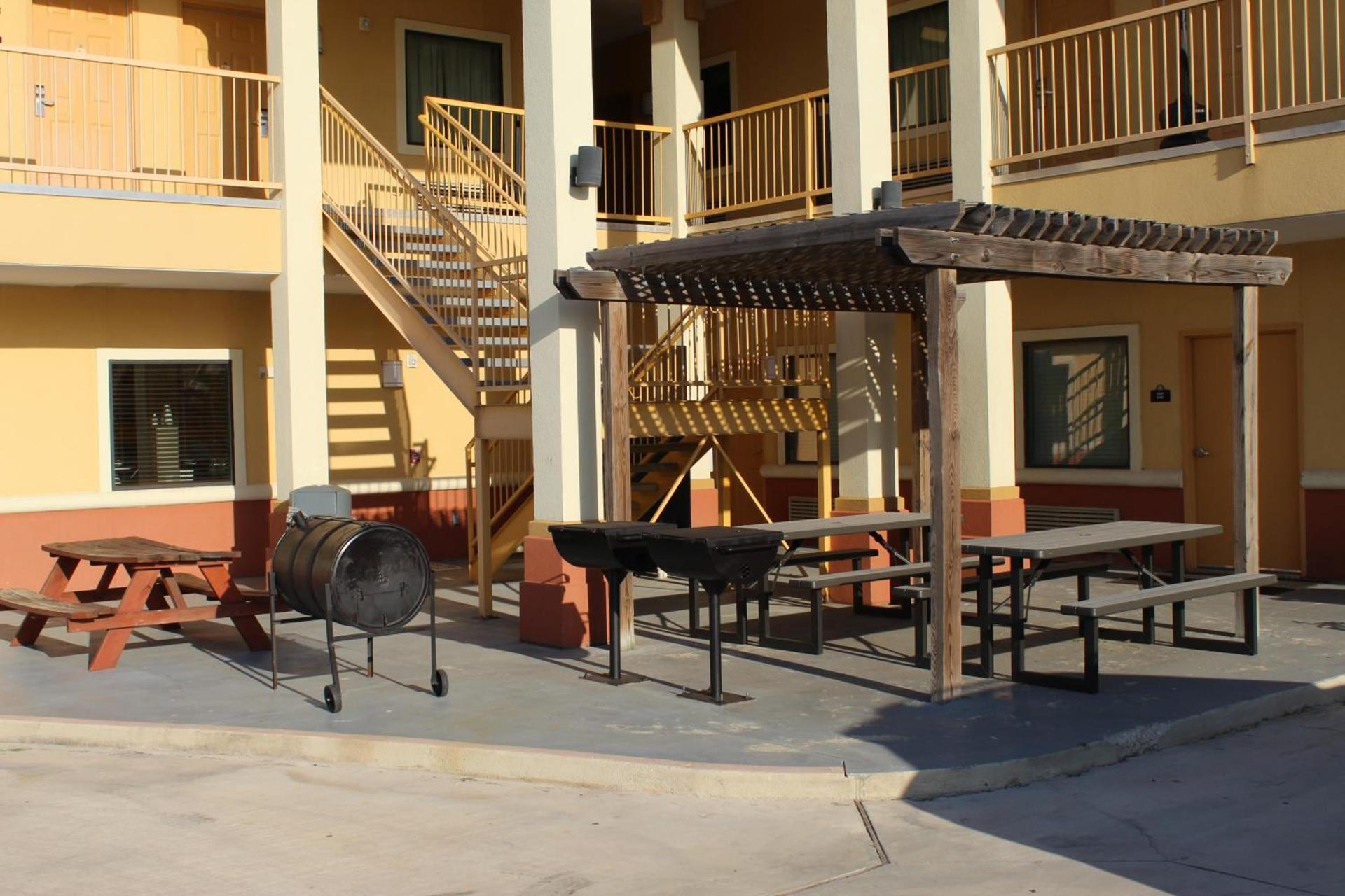 Horizon Inn & Suites photo 13